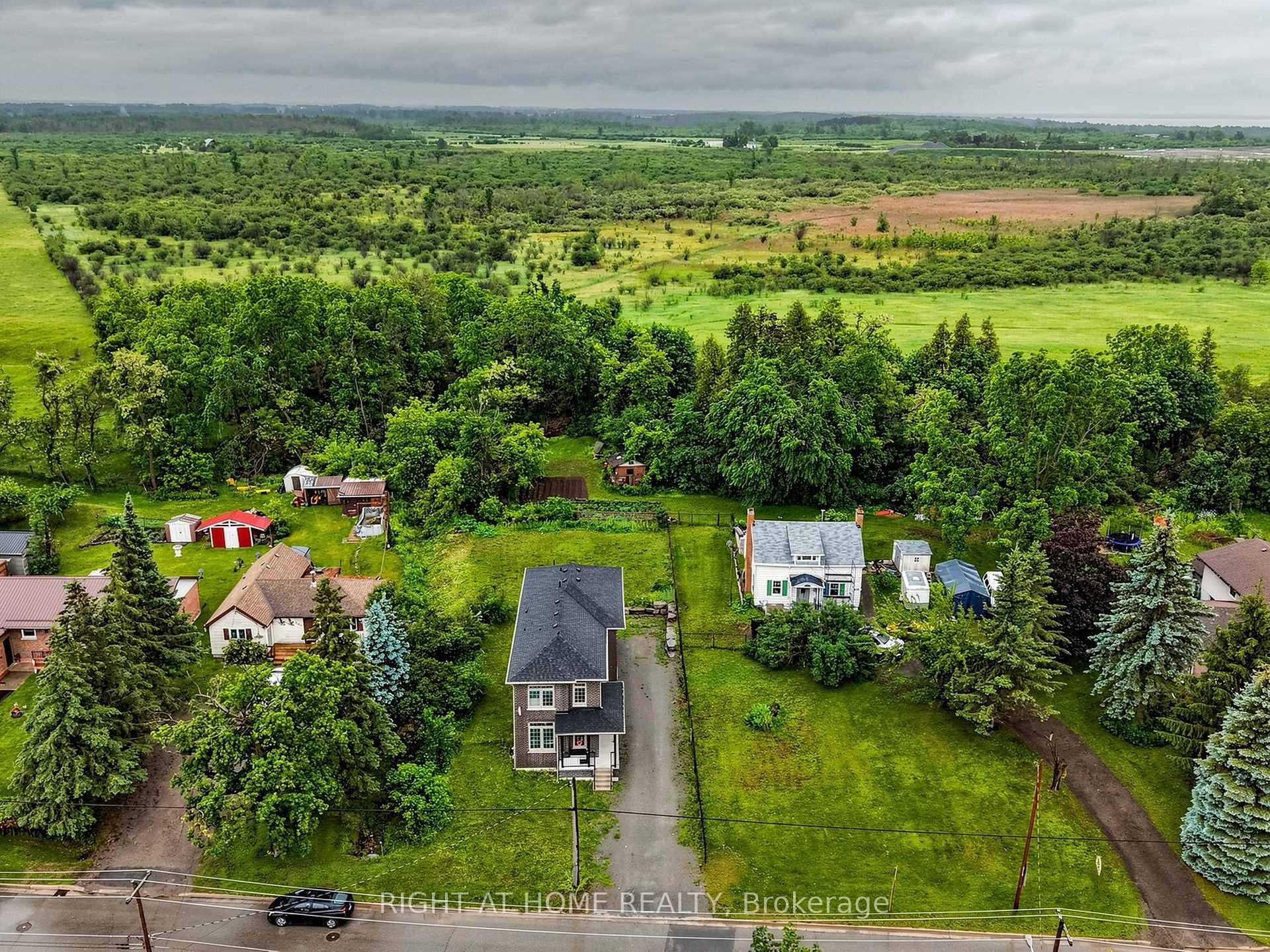 Photo 17 of 637 Simcoe Street, Brock, Beaverton — HOMEH