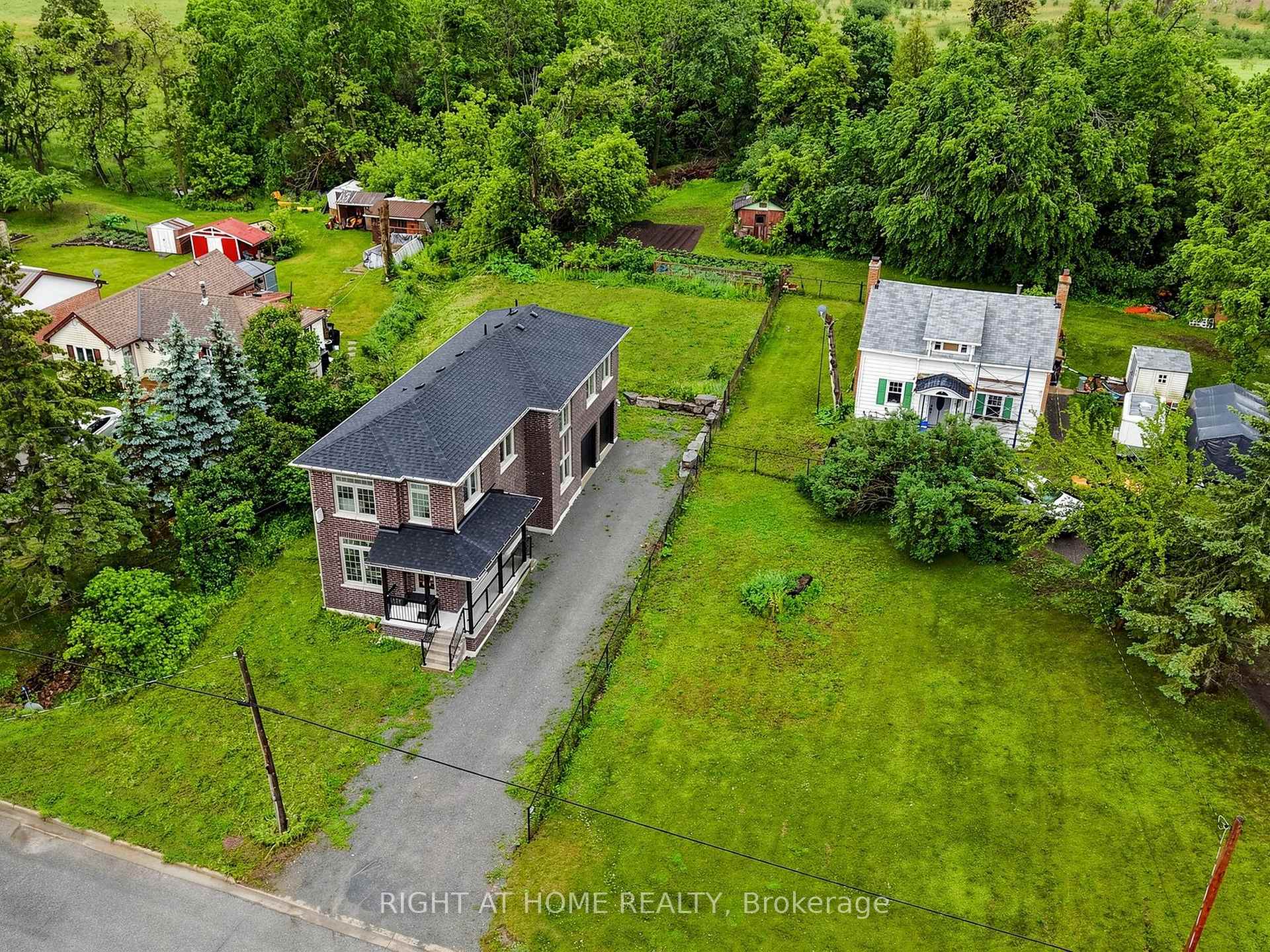 Photo 19 of 637 Simcoe Street, Brock, Beaverton — HOMEH