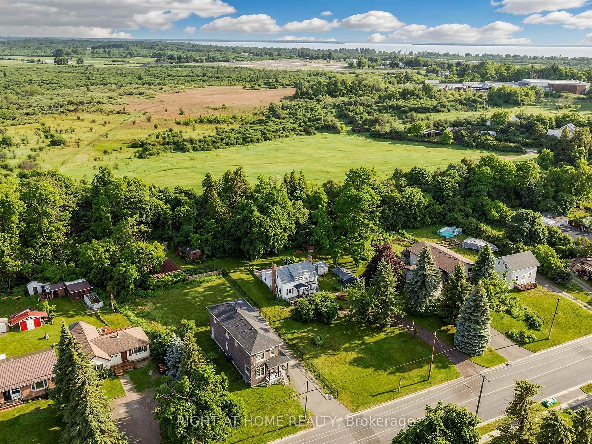 Photo 20 of 637 Simcoe Street, Brock, Beaverton — HOMEH