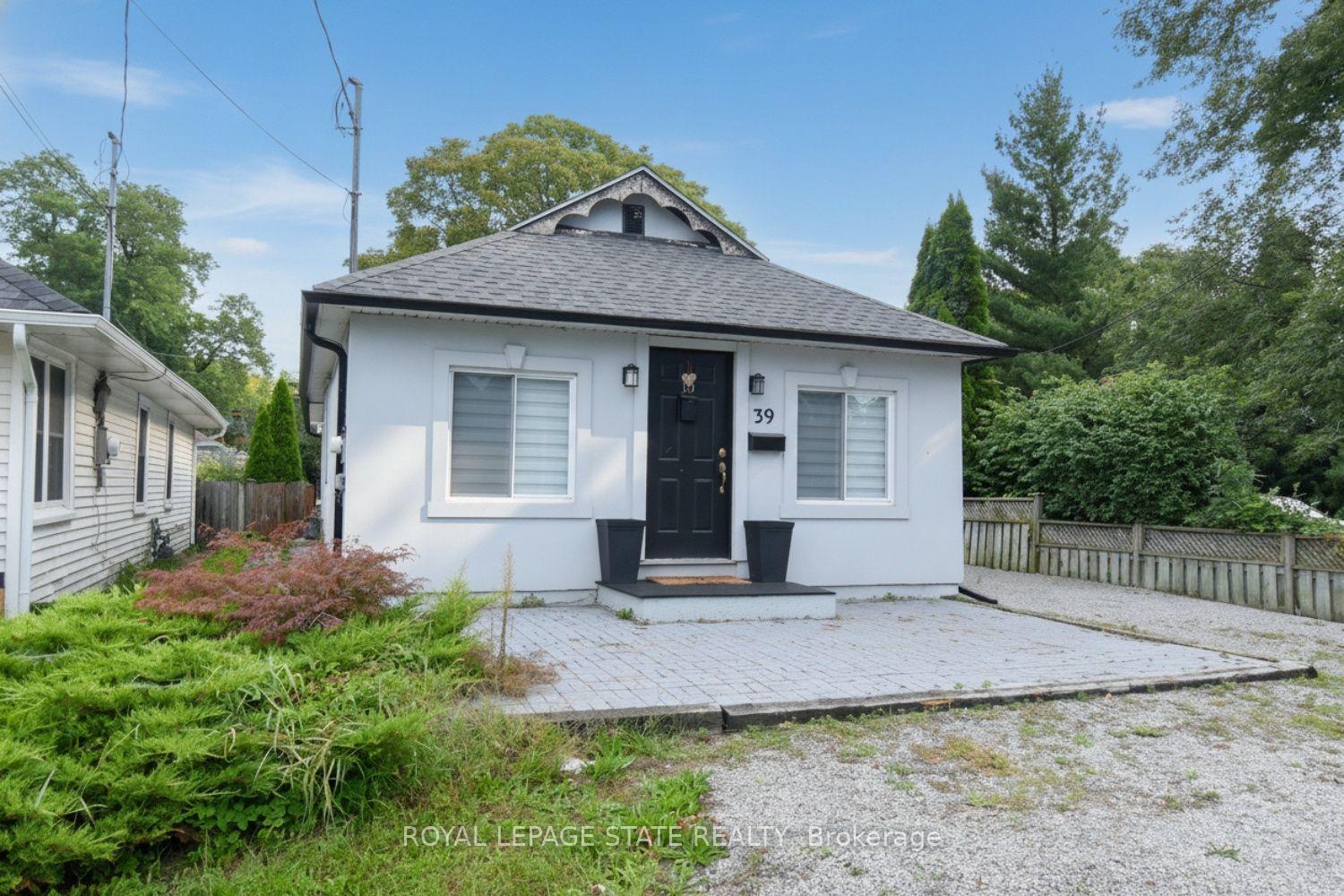 Photo 2 of 10 Graham Street, St. Catharines, Port Dalhousie — HOMEH