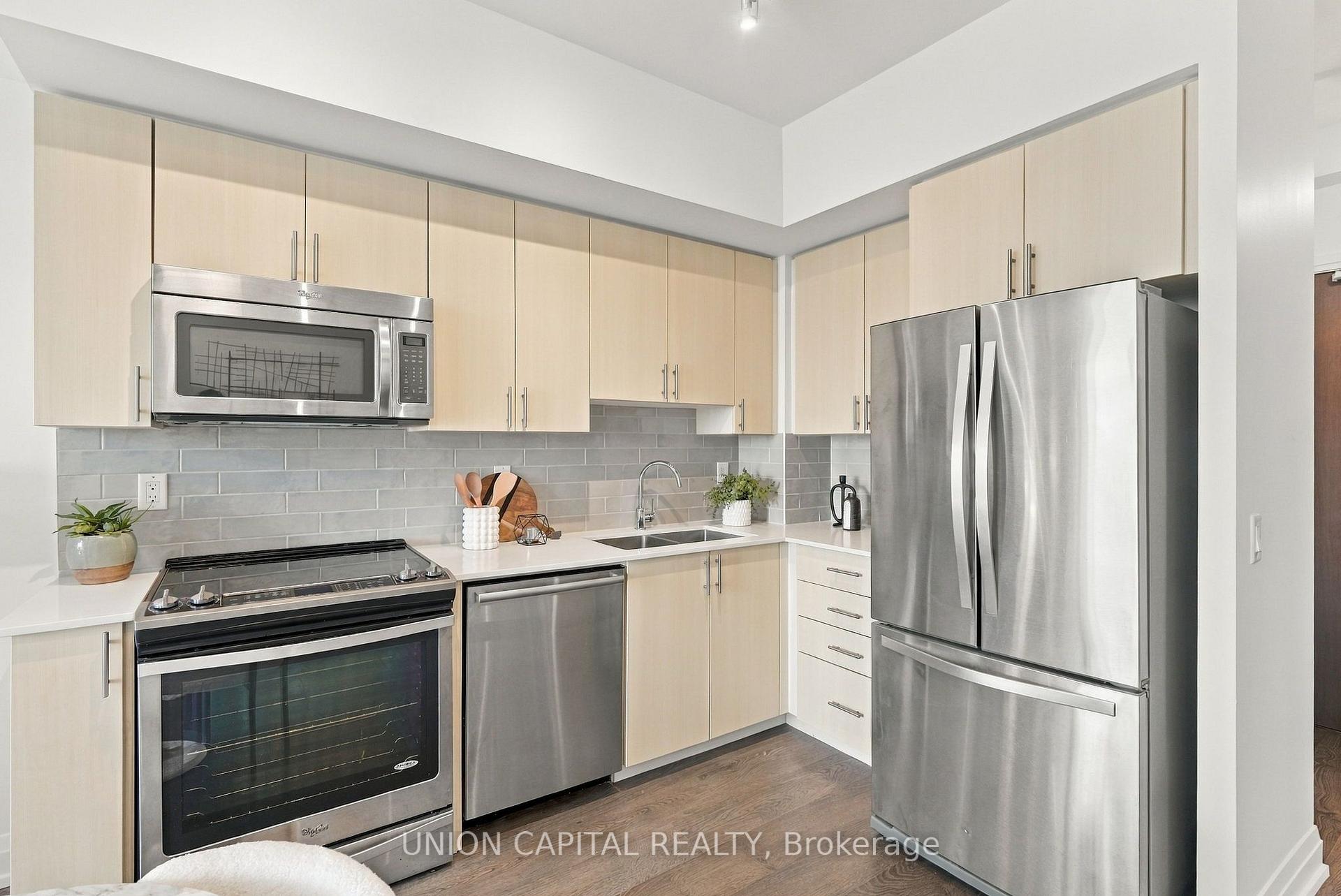 Photo 8 of Unit 412, 7890 Bathurst Street, Vaughan, Beverley Glen — HOMEH