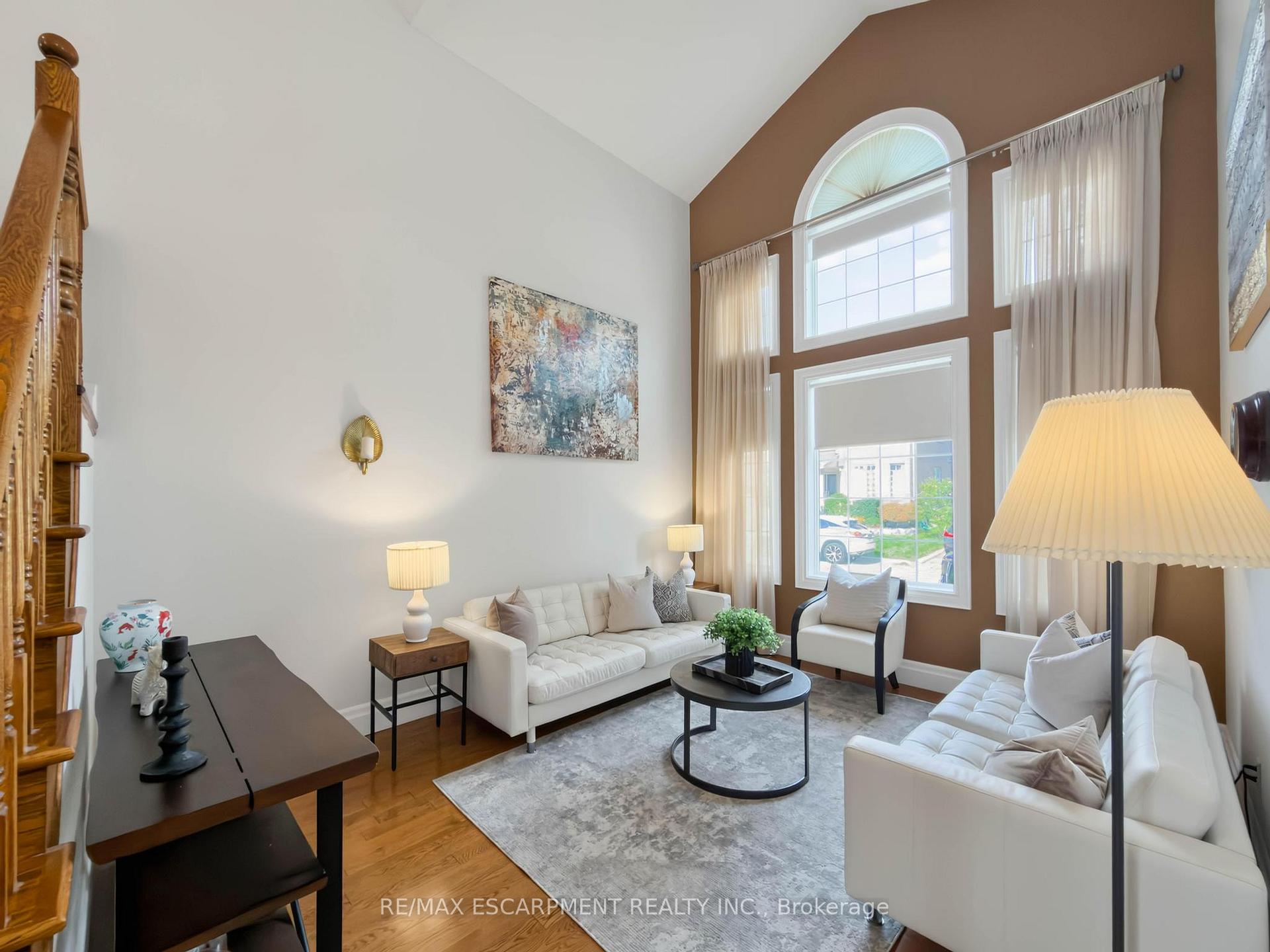 Photo 7 of 1396 Thorncrest Crescent, Oakville, West Oak Trails — HOMEH