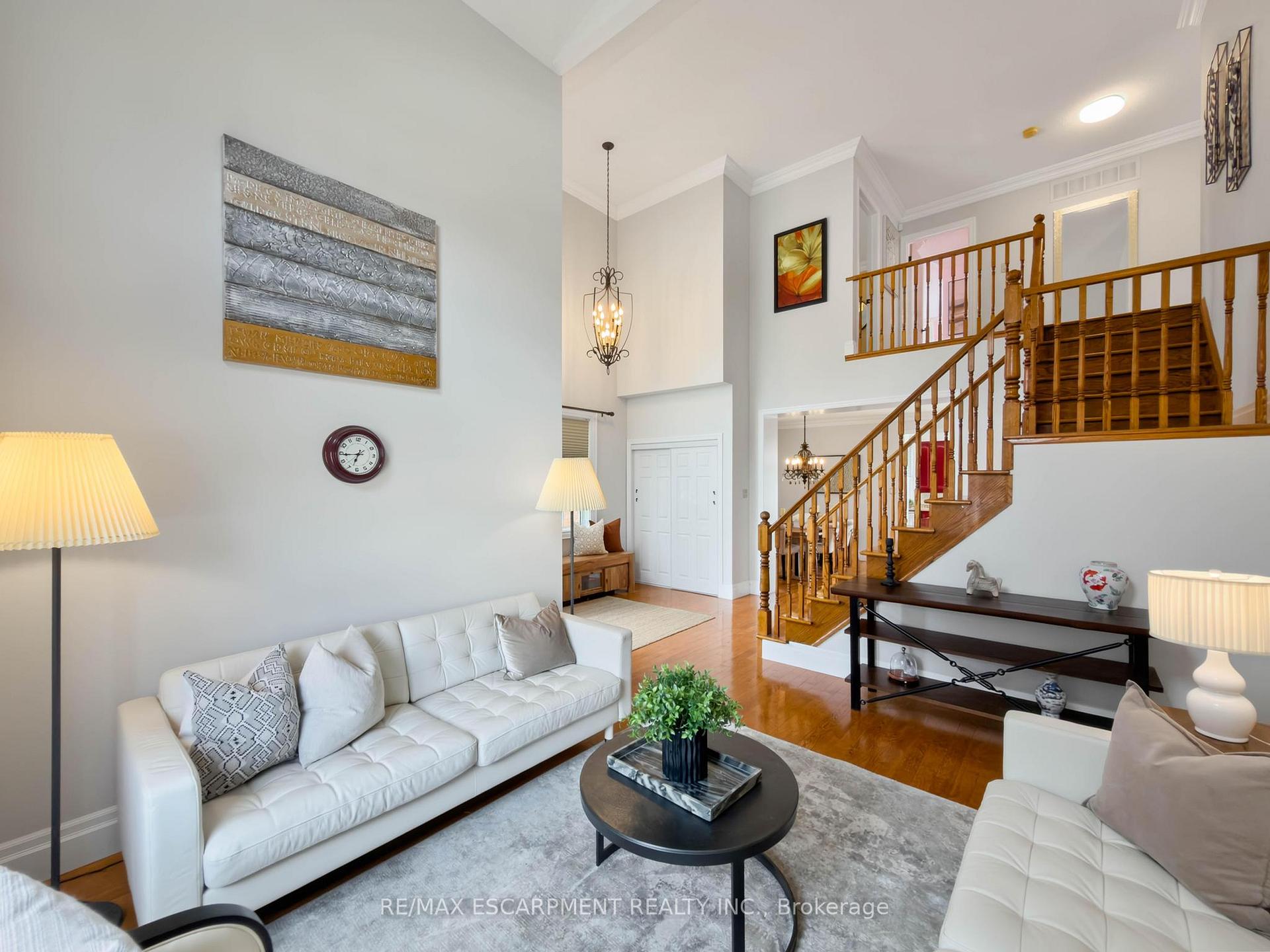 Photo 9 of 1396 Thorncrest Crescent, Oakville, West Oak Trails — HOMEH