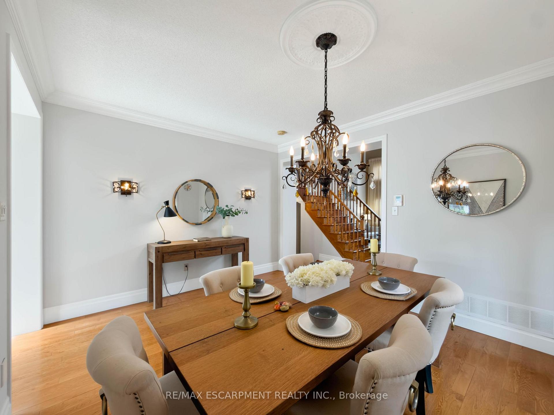 Photo 11 of 1396 Thorncrest Crescent, Oakville, West Oak Trails — HOMEH