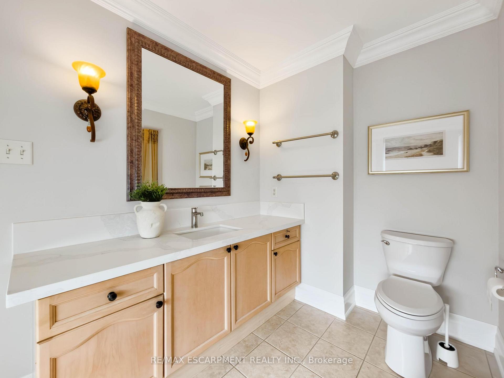 Photo 26 of 1396 Thorncrest Crescent, Oakville, West Oak Trails — HOMEH