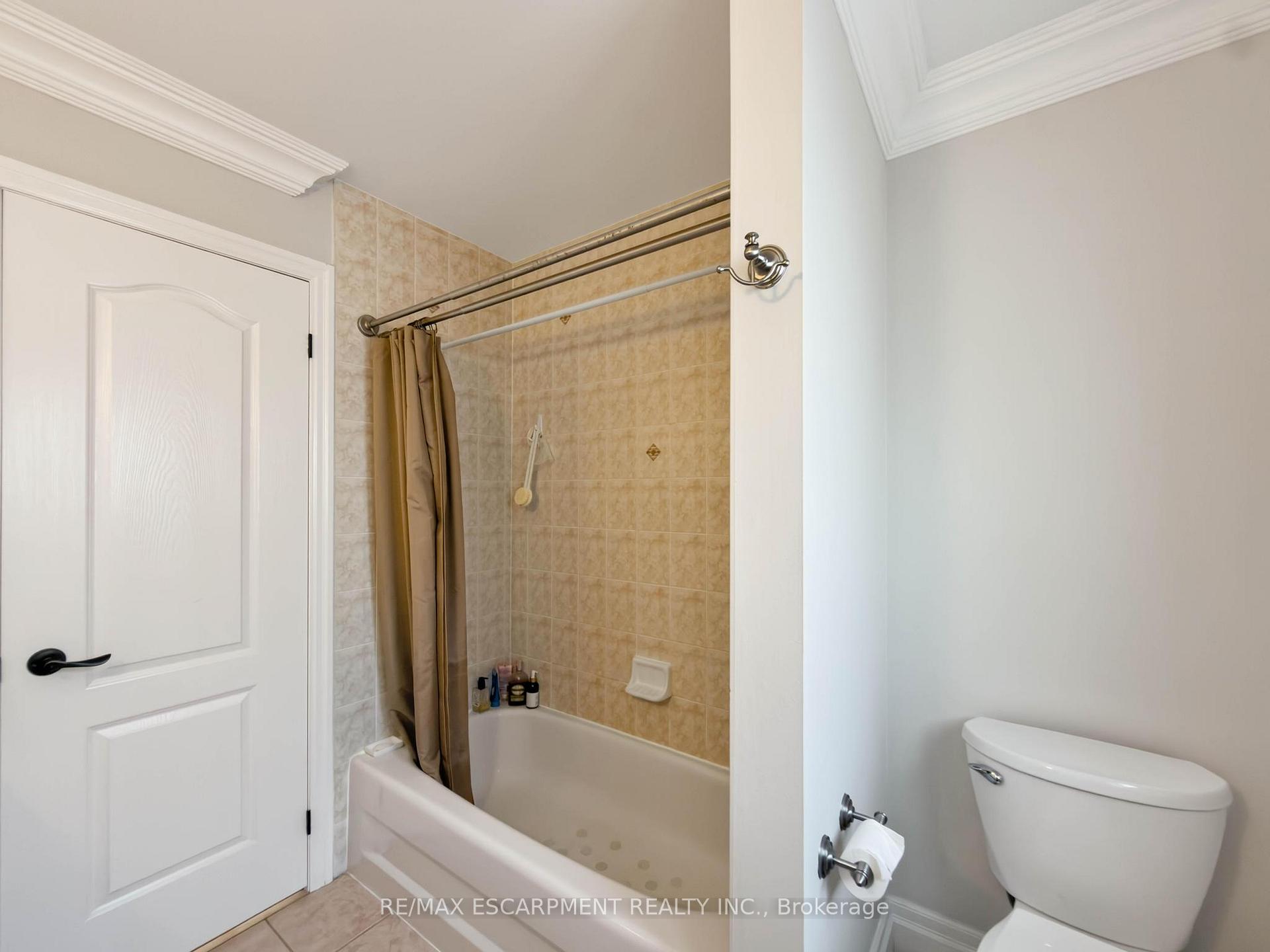 Photo 34 of 1396 Thorncrest Crescent, Oakville, West Oak Trails — HOMEH
