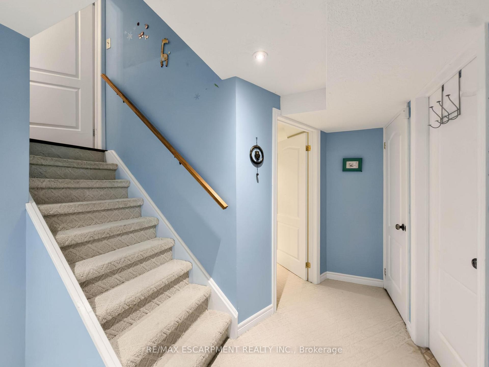 Photo 35 of 1396 Thorncrest Crescent, Oakville, West Oak Trails — HOMEH