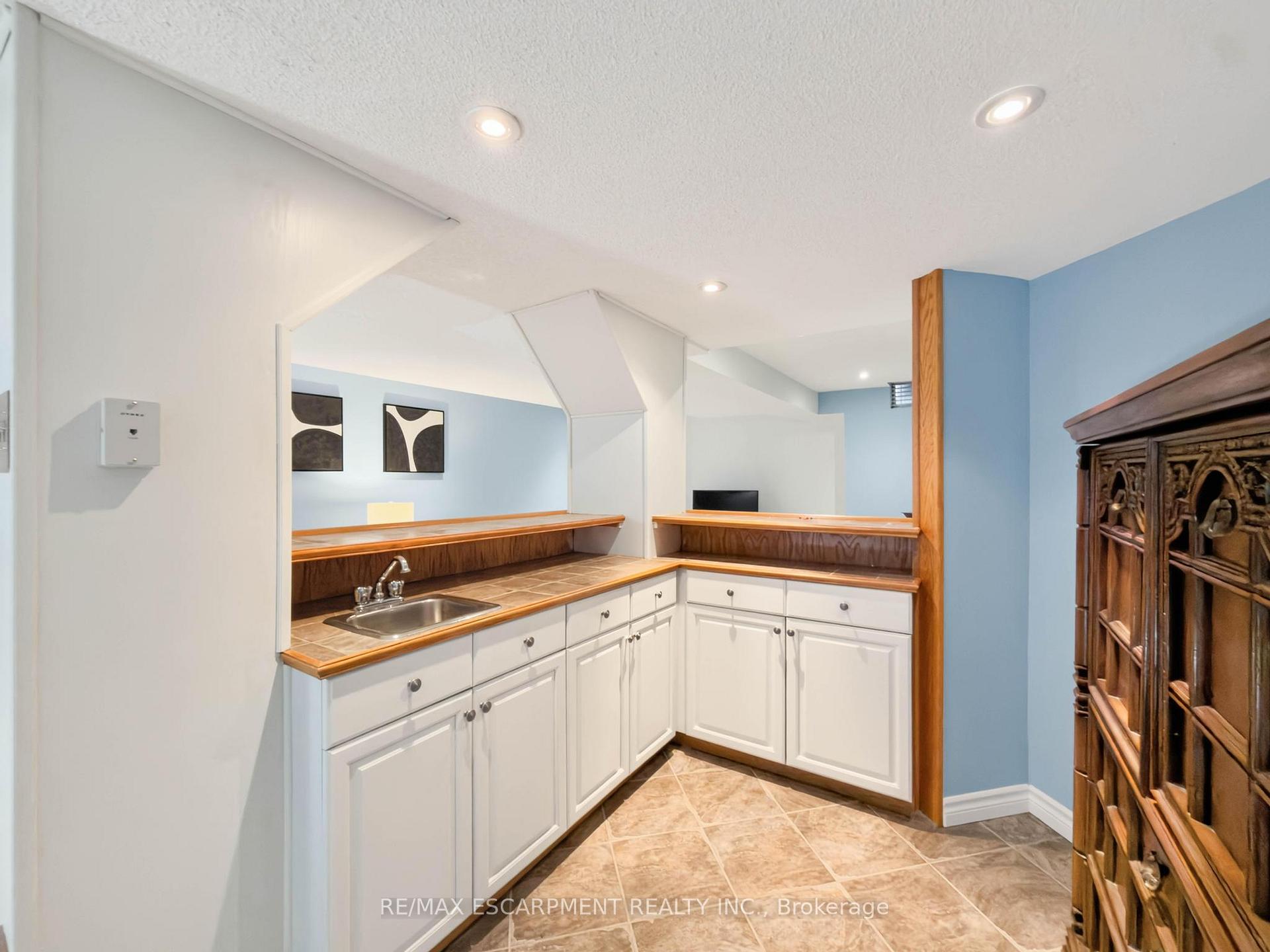 Photo 41 of 1396 Thorncrest Crescent, Oakville, West Oak Trails — HOMEH