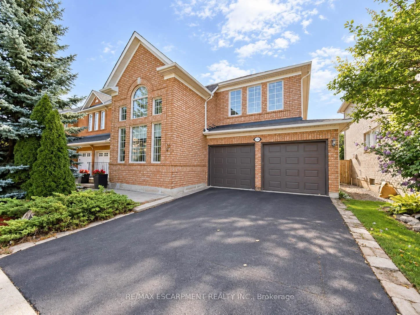 Photo 3 of 1396 Thorncrest Crescent, Oakville, West Oak Trails — HOMEH