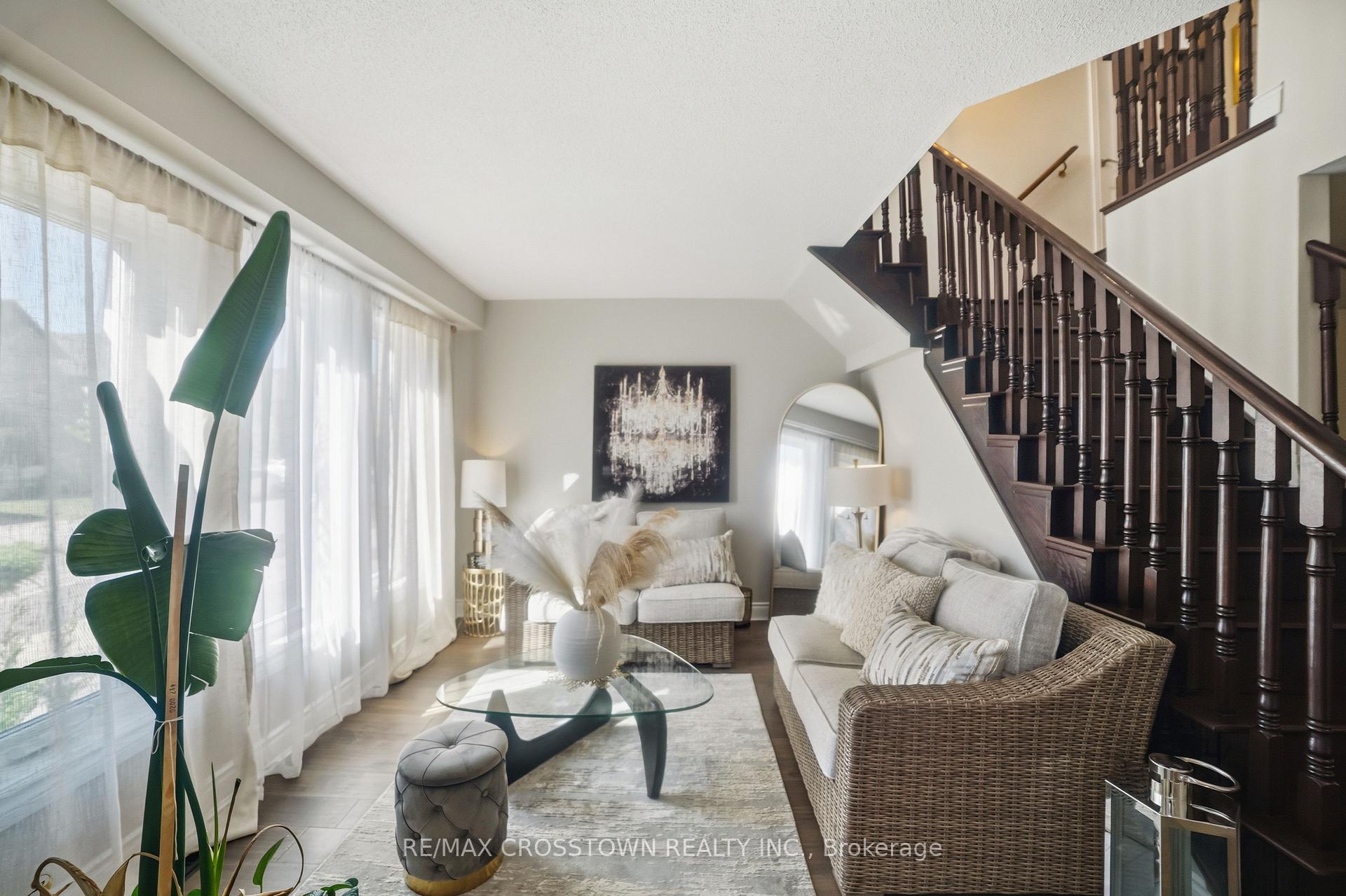 Photo 4 of 17 Counsellor Terrace, Barrie, Innis-Shore — HOMEH