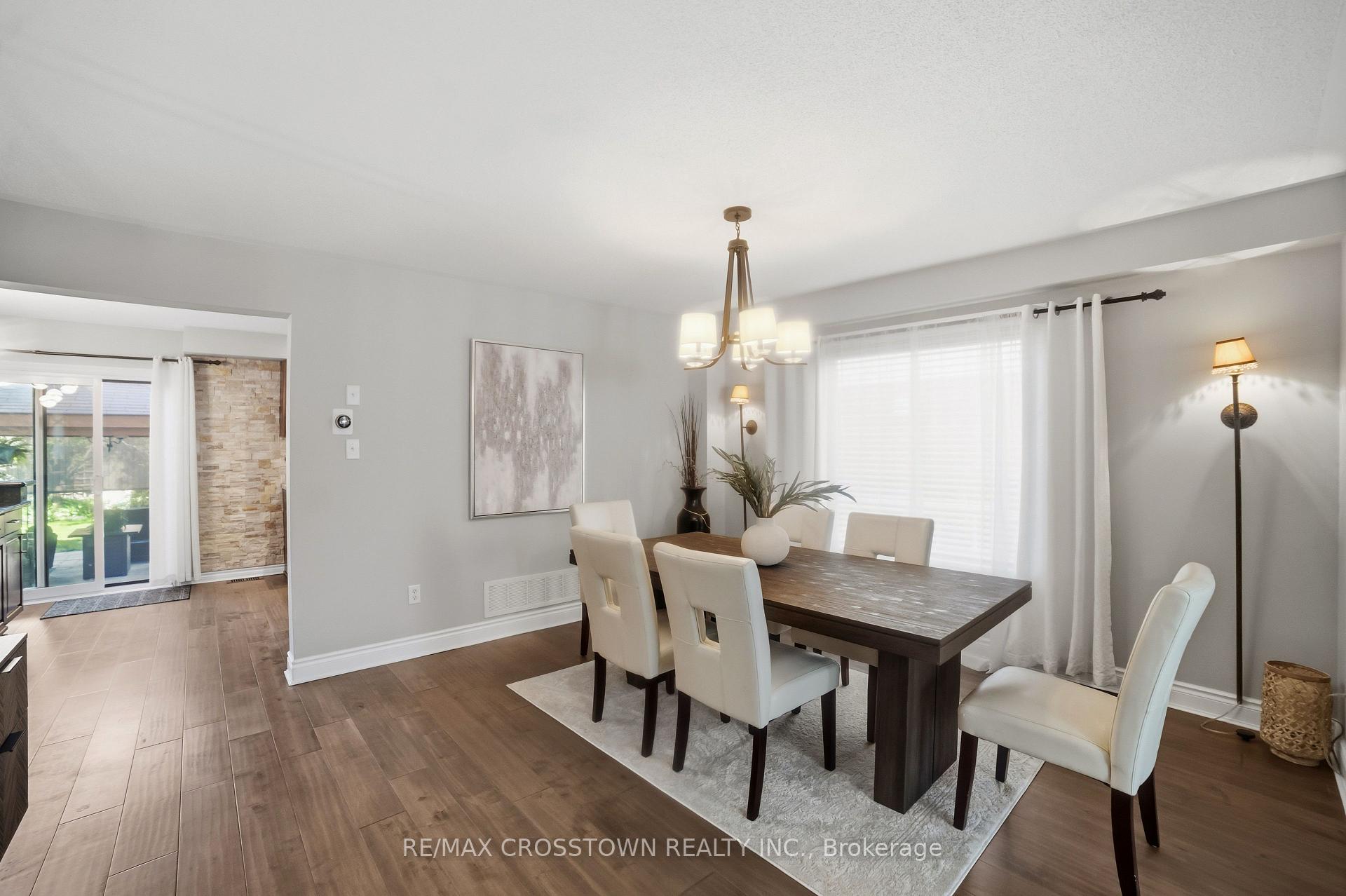 Photo 8 of 17 Counsellor Terrace, Barrie, Innis-Shore — HOMEH