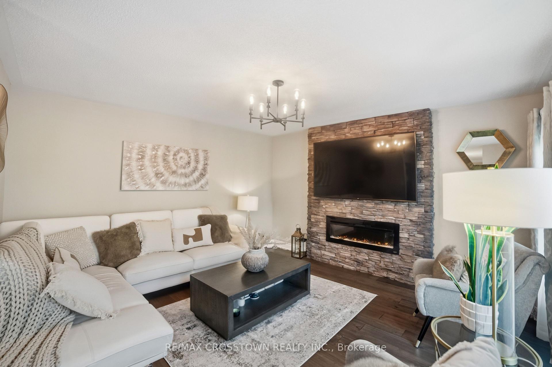 Photo 14 of 17 Counsellor Terrace, Barrie, Innis-Shore — HOMEH