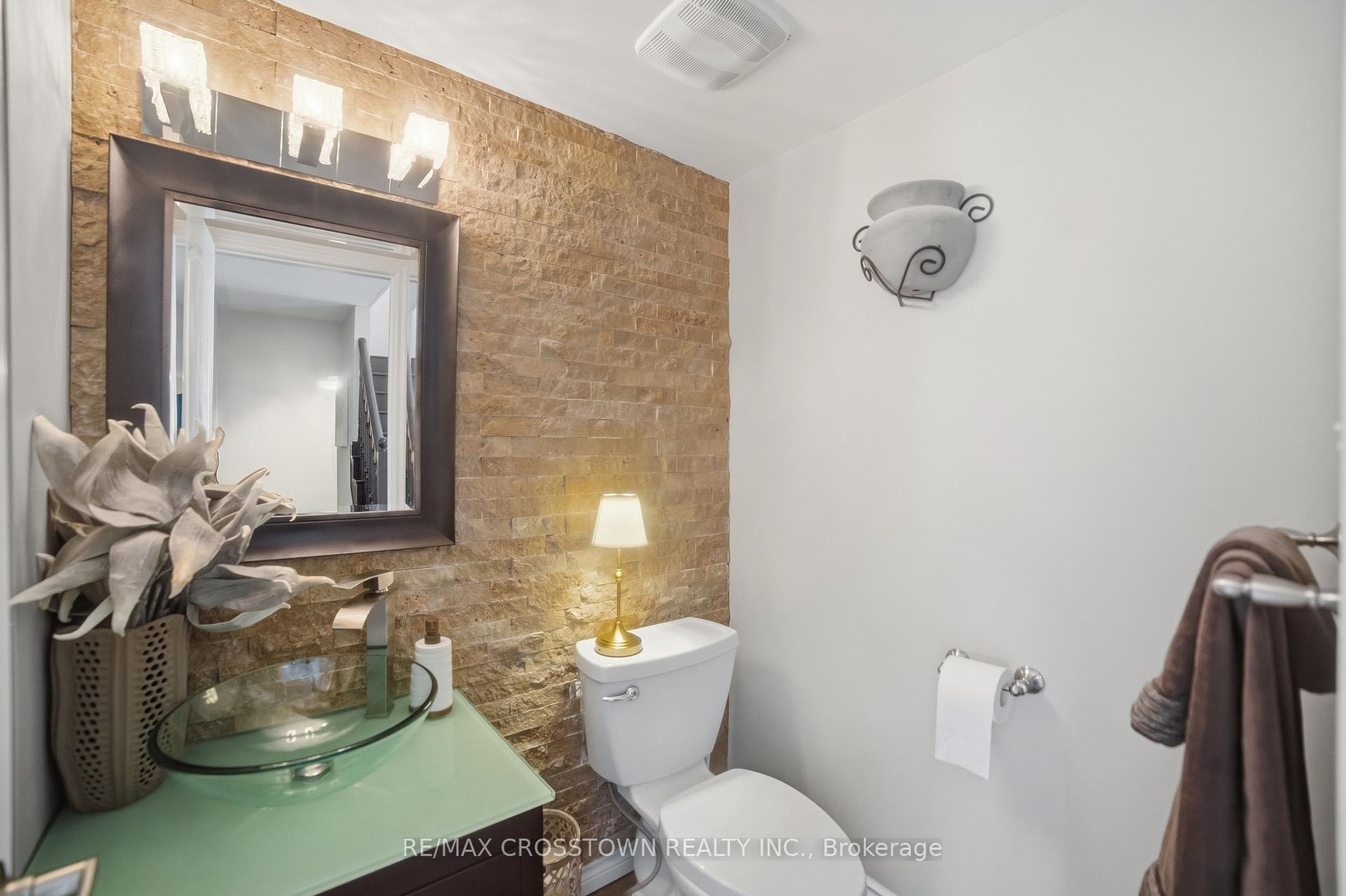 Photo 15 of 17 Counsellor Terrace, Barrie, Innis-Shore — HOMEH