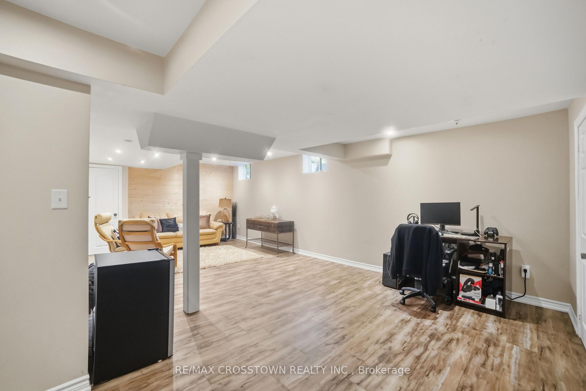 Photo 34 of 17 Counsellor Terrace, Barrie, Innis-Shore — HOMEH