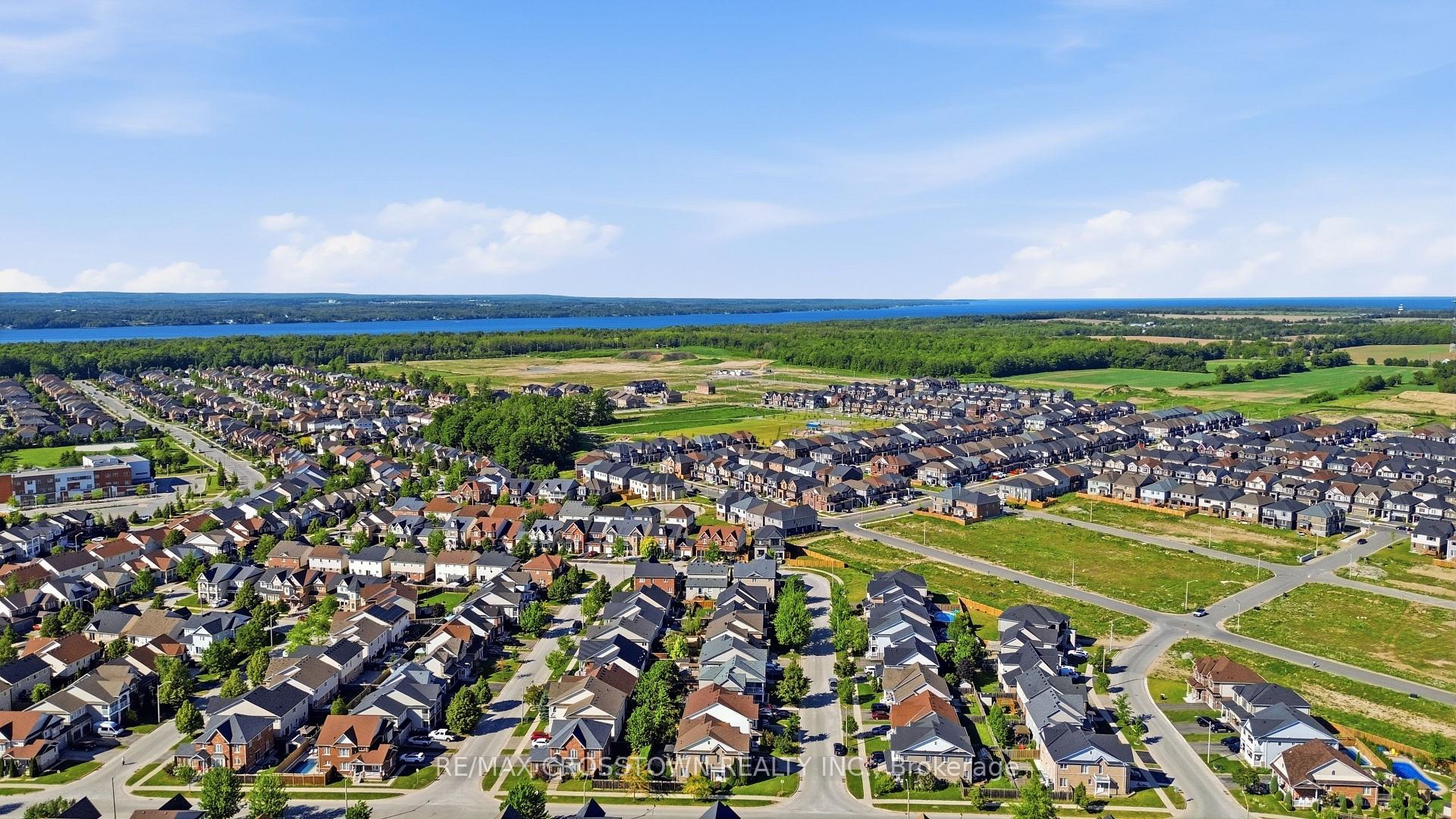Photo 43 of 17 Counsellor Terrace, Barrie, Innis-Shore — HOMEH