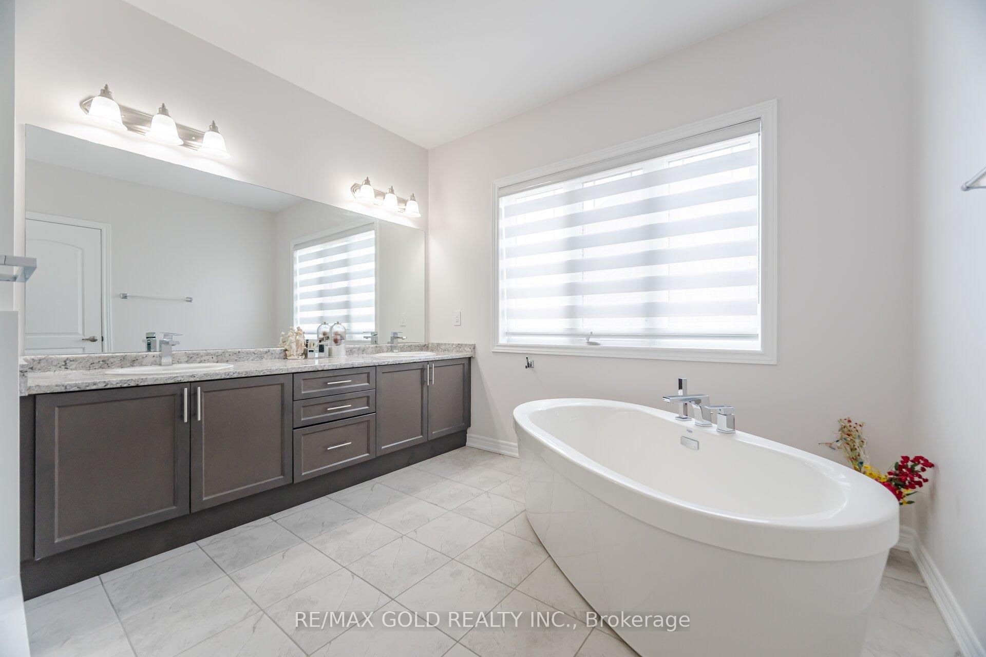 Photo 21 of 54 Ash Hill Avenue, Caledon, Caledon East — HOMEH