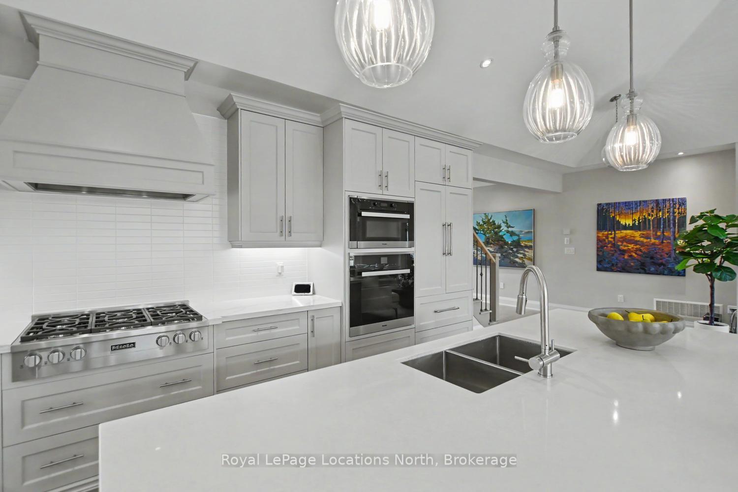 Photo 12 of 129 Crestview Court, Blue Mountains — HOMEH