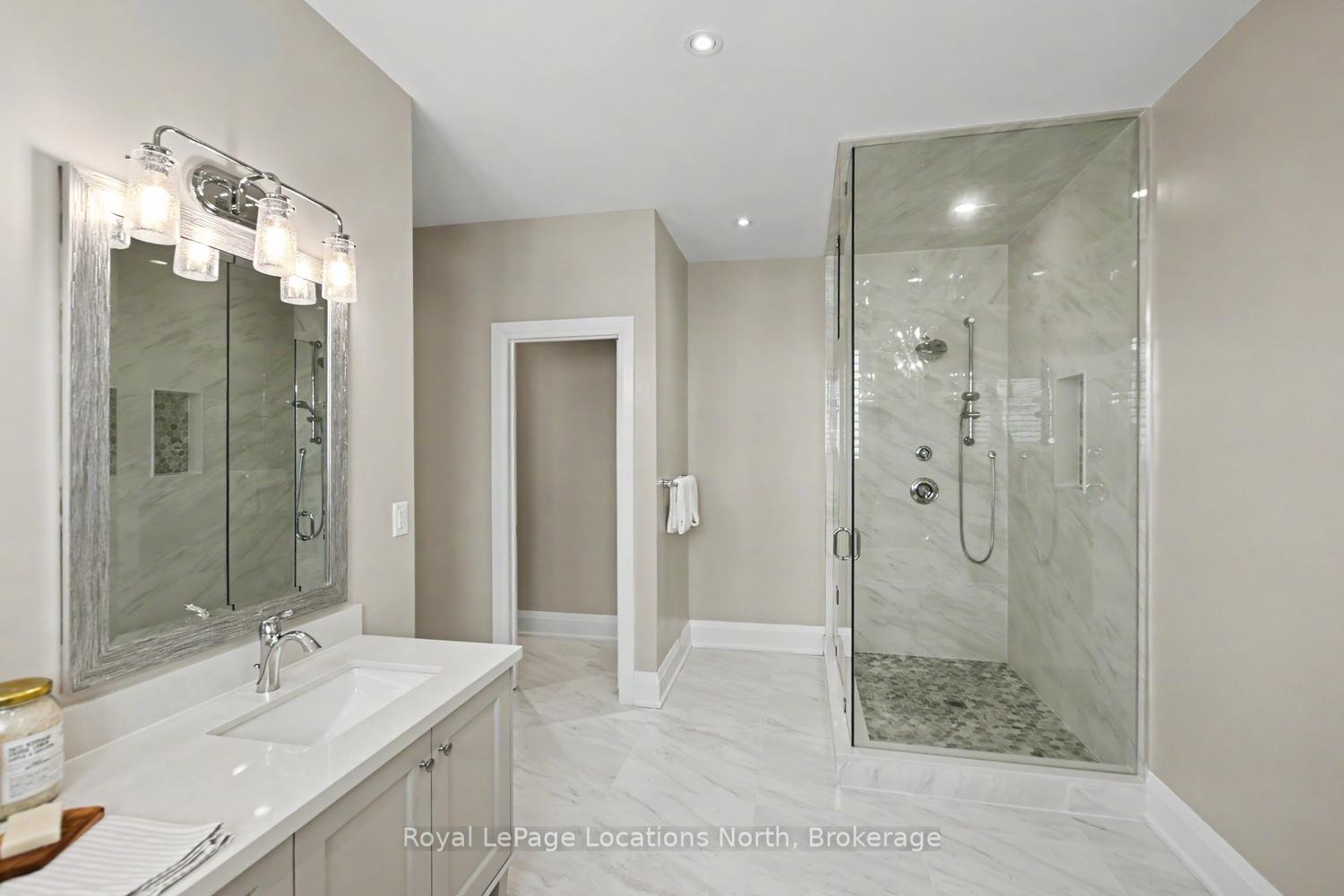 Photo 17 of 129 Crestview Court, Blue Mountains — HOMEH