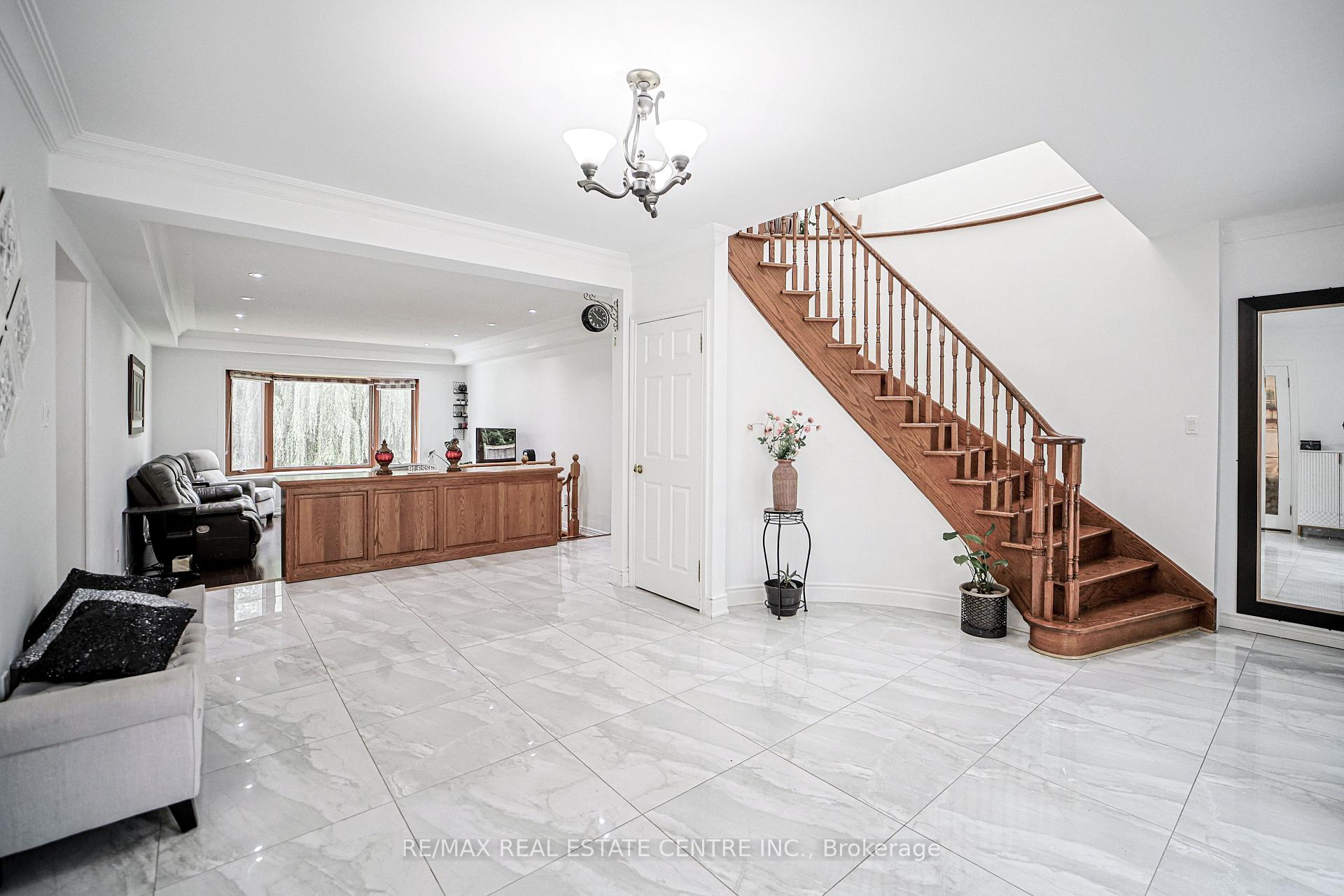 Photo 7 of 7750 5 Side Road, Milton, Milton North — HOMEH