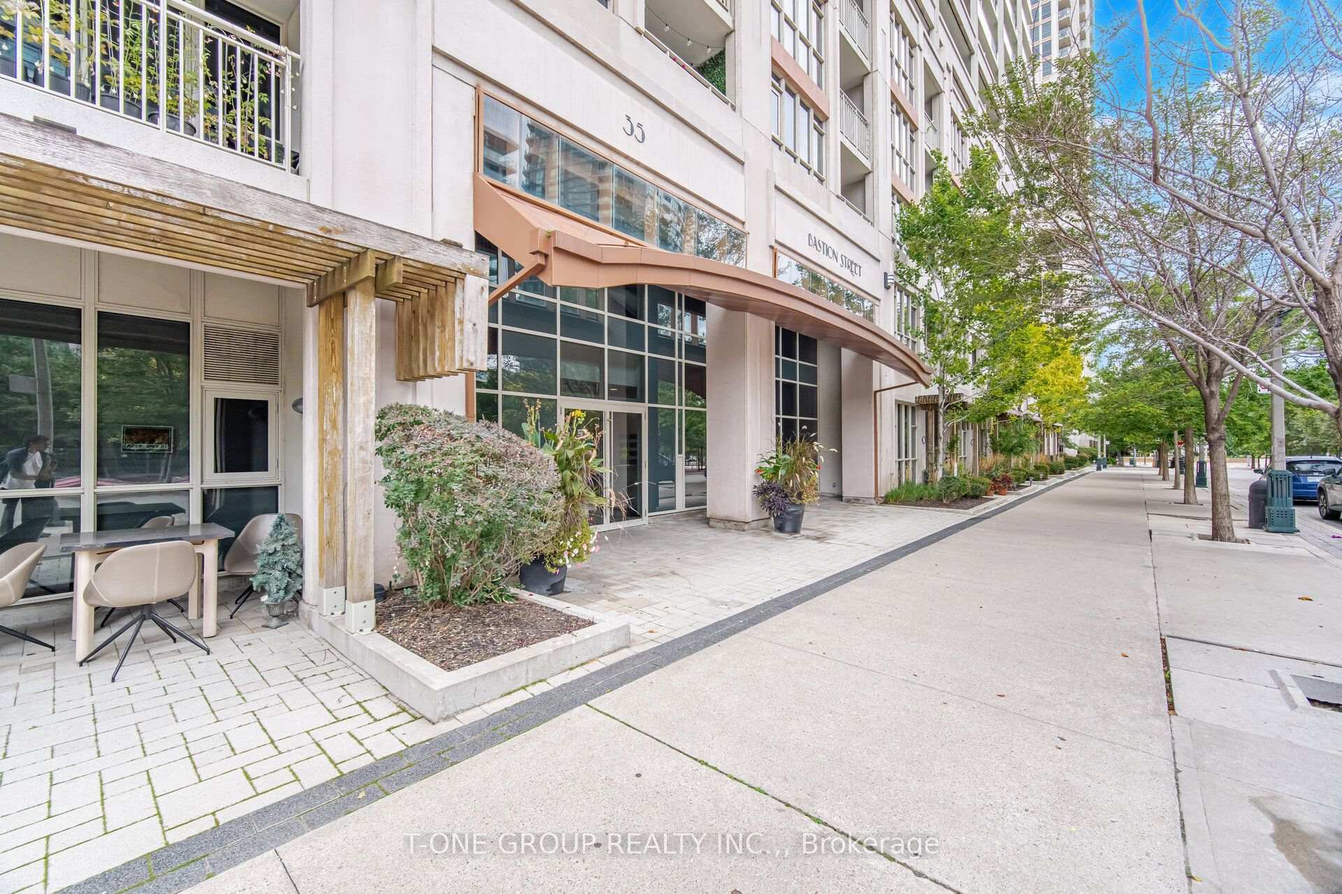 Photo 2 of Unit 1213, 35 Bastion Street, Toronto, Waterfront Communities — HOMEH
