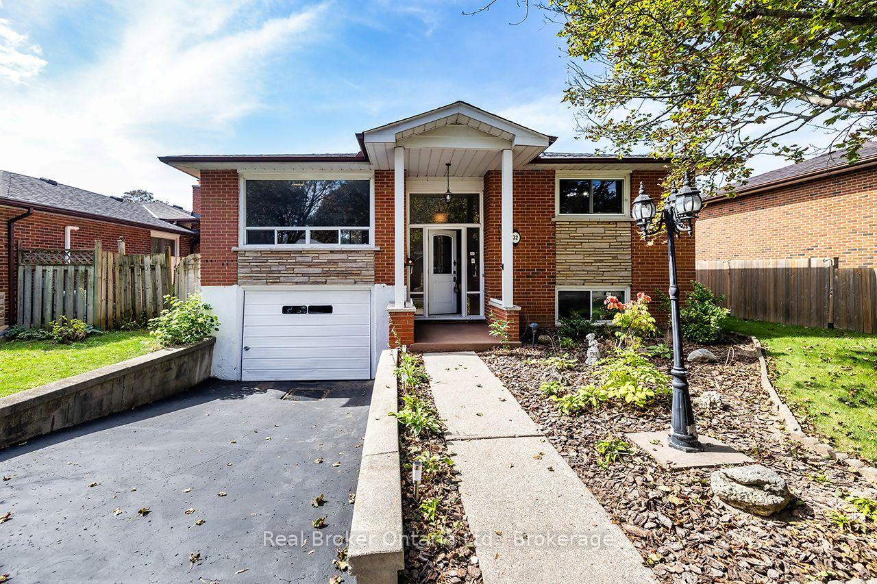 Photo 1 of 32 Strike Avenue, Clarington, Bowmanville — HOMEH