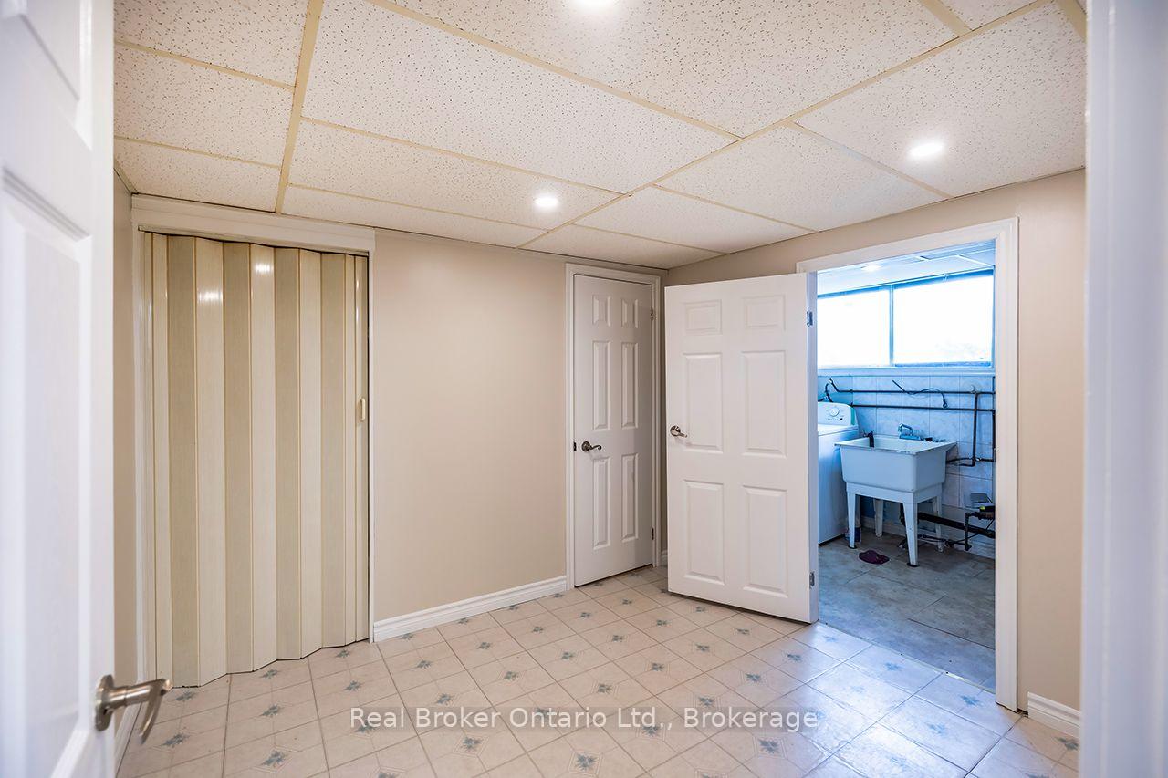 Photo 20 of 32 Strike Avenue, Clarington, Bowmanville — HOMEH