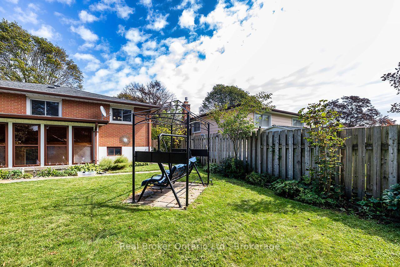 Photo 29 of 32 Strike Avenue, Clarington, Bowmanville — HOMEH