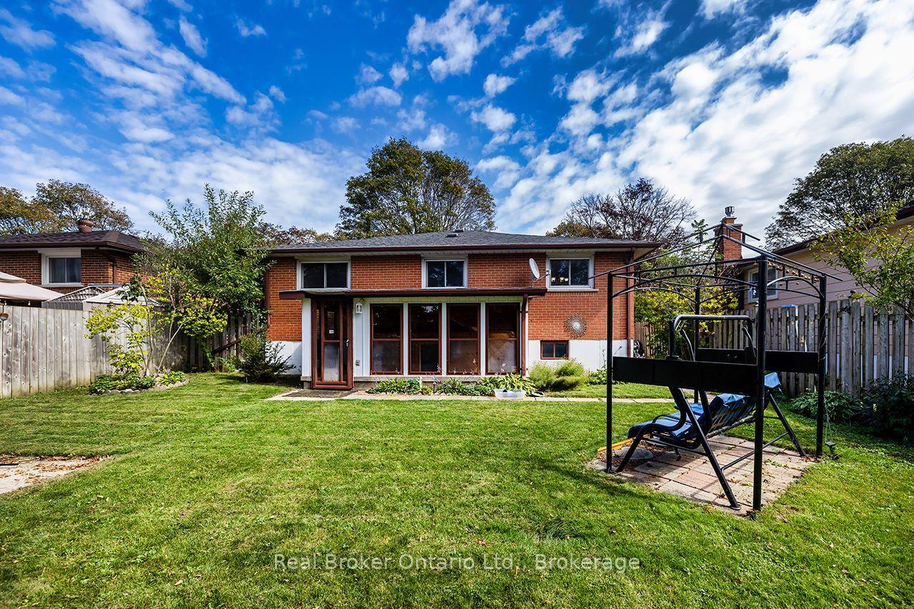 Photo 30 of 32 Strike Avenue, Clarington, Bowmanville — HOMEH