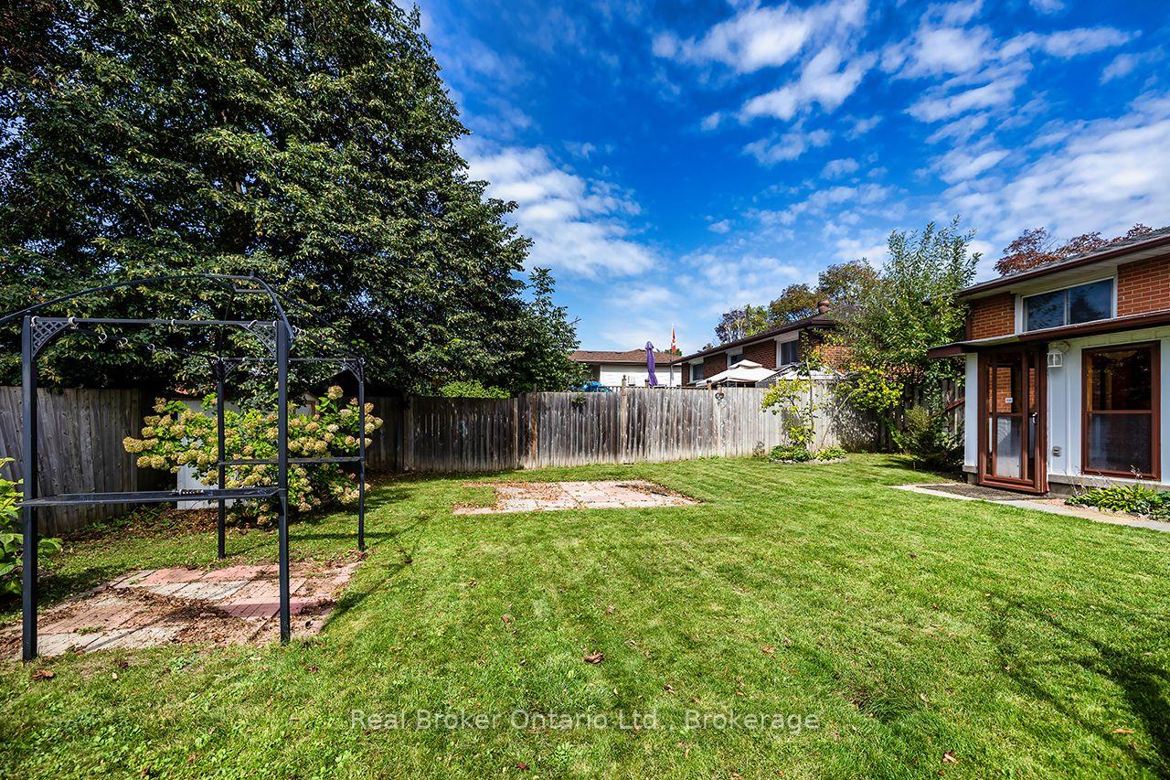 Photo 31 of 32 Strike Avenue, Clarington, Bowmanville — HOMEH