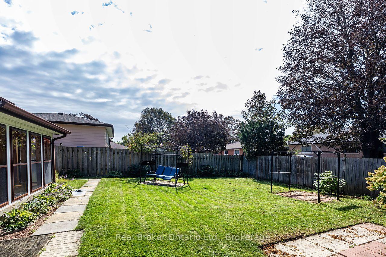Photo 32 of 32 Strike Avenue, Clarington, Bowmanville — HOMEH
