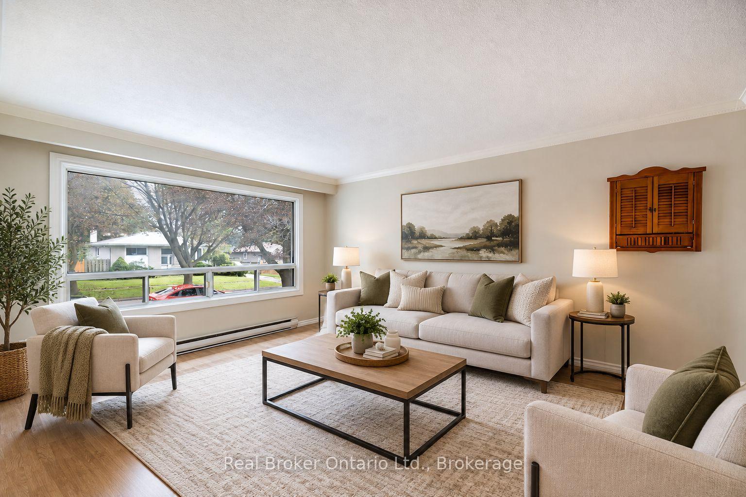 Photo 6 of 32 Strike Avenue, Clarington, Bowmanville — HOMEH