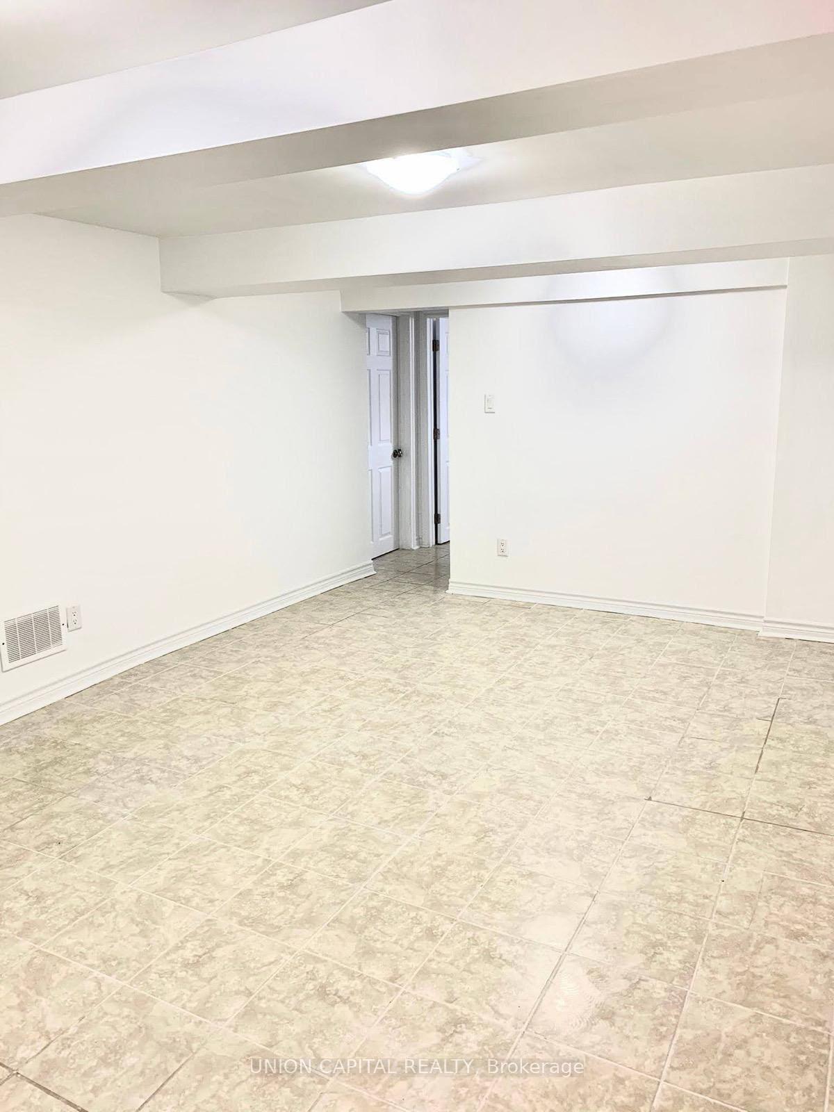 Photo 7 of Unit Basement, 137 Tavistock Road, North York, Downsview-Roding-CFB — HOMEH