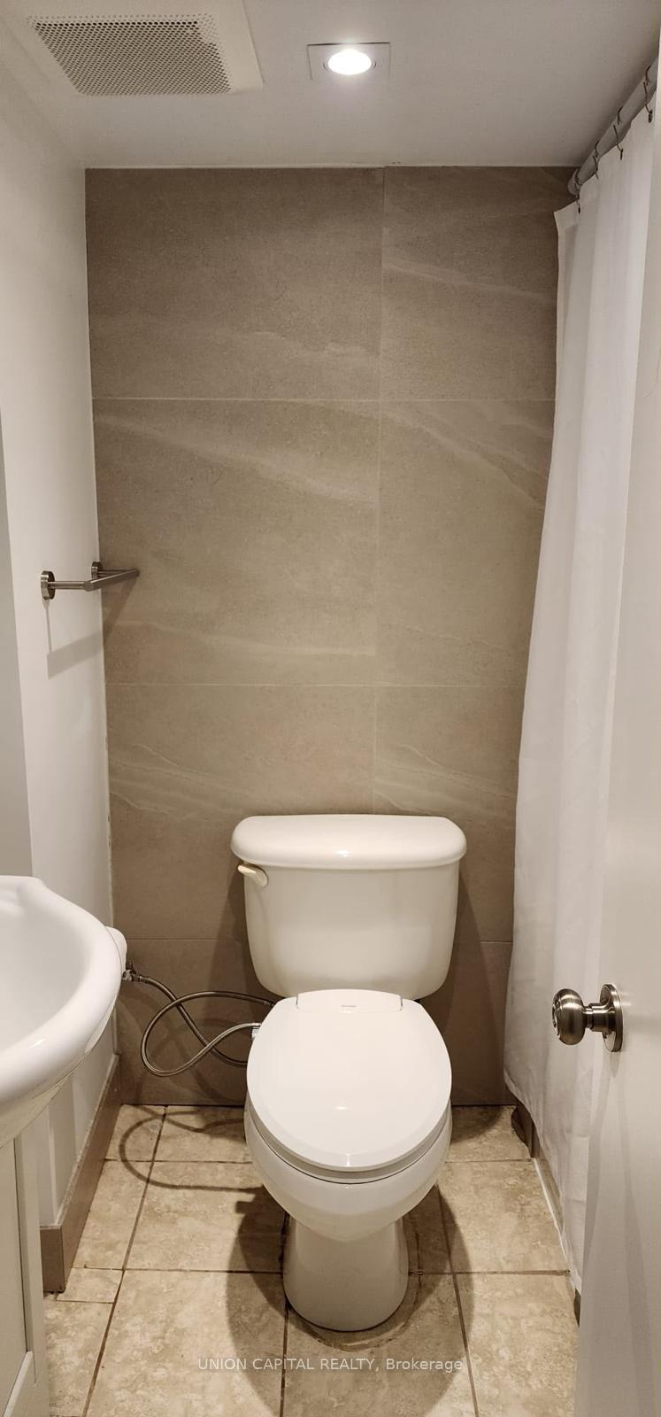 Photo 9 of Unit Basement, 137 Tavistock Road, North York, Downsview-Roding-CFB — HOMEH