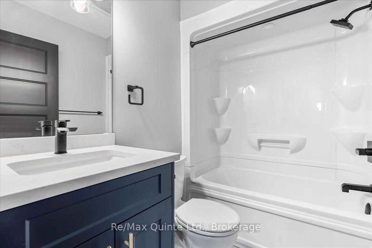 Photo 10 of Unit B, 865 Old 2 Highway, Quinte West, Sidney Ward — HOMEH
