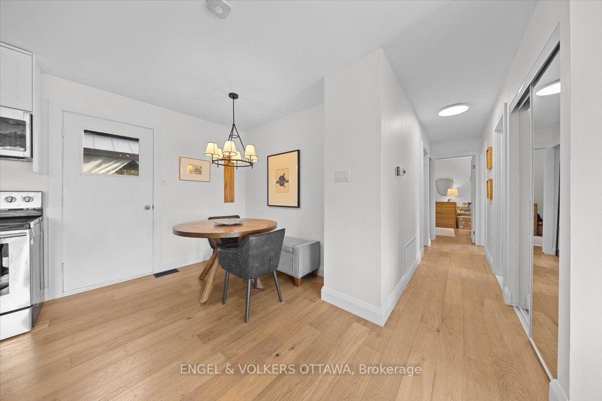 Photo 23 of 1393 Sutherland Drive, Ottawa, Manotick South to Roger Stevens — HOMEH