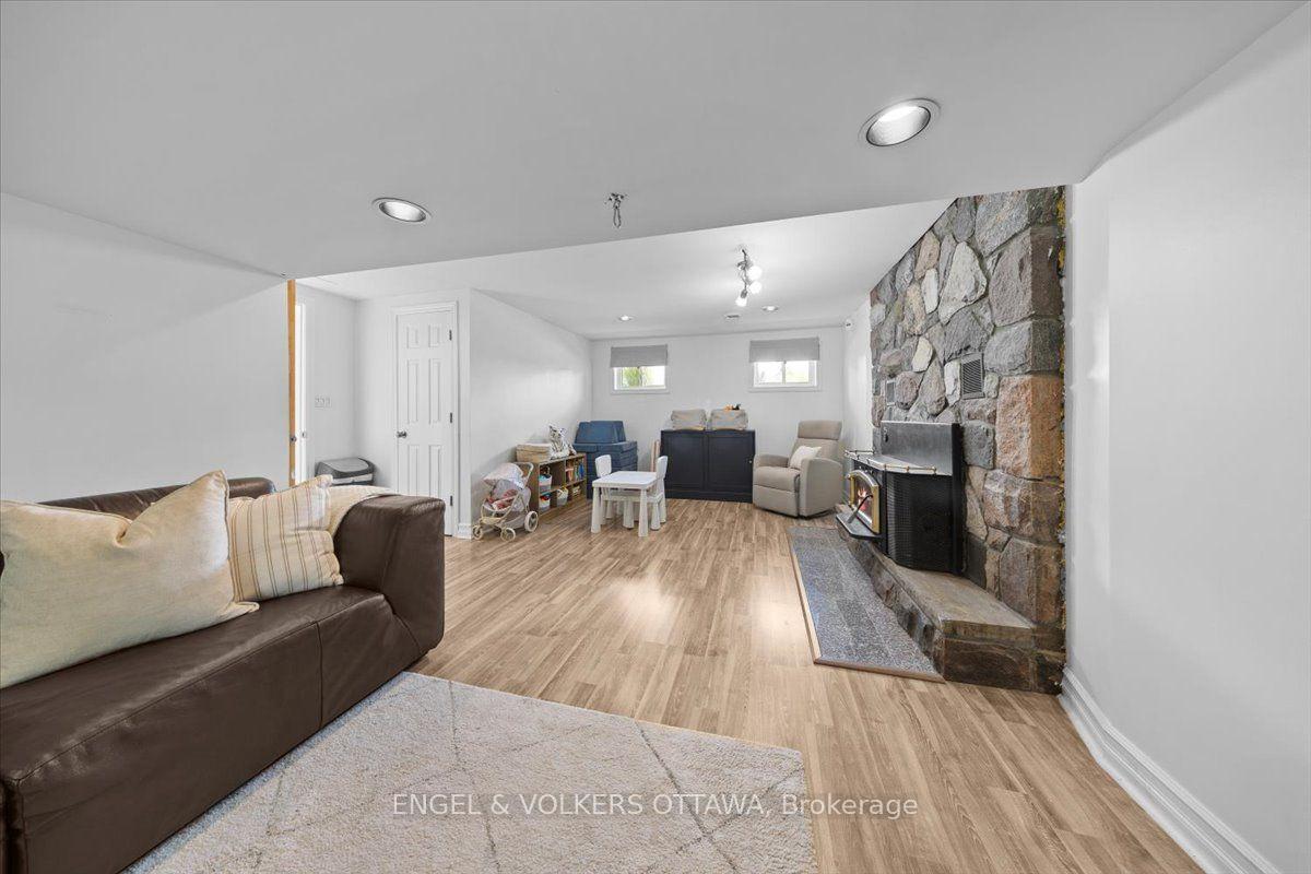 Photo 47 of 1393 Sutherland Drive, Ottawa, Manotick South to Roger Stevens — HOMEH