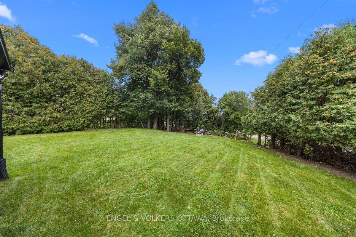 Photo 72 of 1393 Sutherland Drive, Ottawa, Manotick South to Roger Stevens — HOMEH