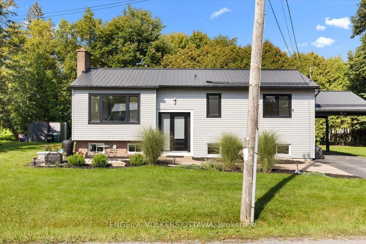 Photo 4 of 1393 Sutherland Drive, Ottawa, Manotick South to Roger Stevens — HOMEH