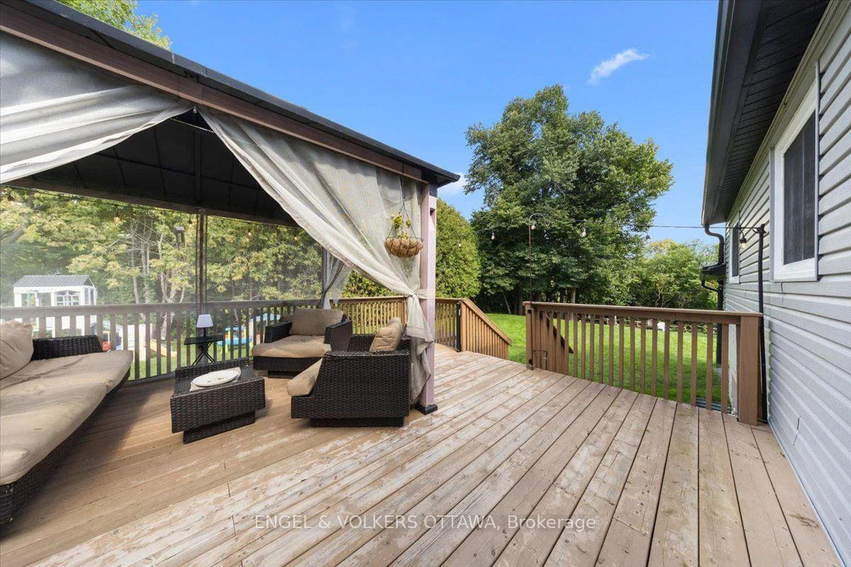 Photo 52 of 1393 Sutherland Drive, Ottawa, Manotick South to Roger Stevens — HOMEH