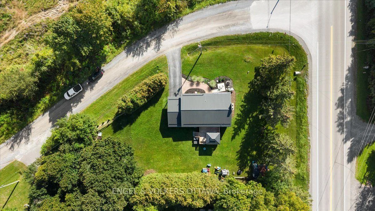 Photo 59 of 1393 Sutherland Drive, Ottawa, Manotick South to Roger Stevens — HOMEH