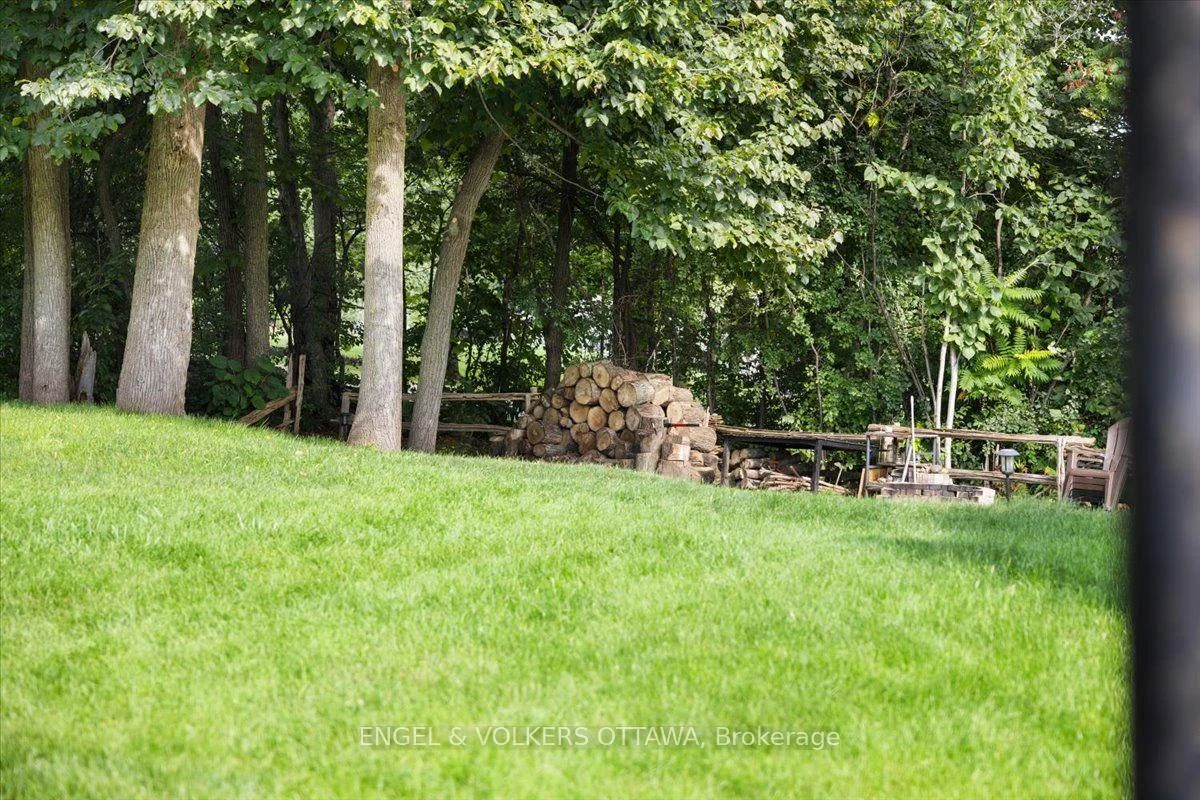 Photo 71 of 1393 Sutherland Drive, Ottawa, Manotick South to Roger Stevens — HOMEH