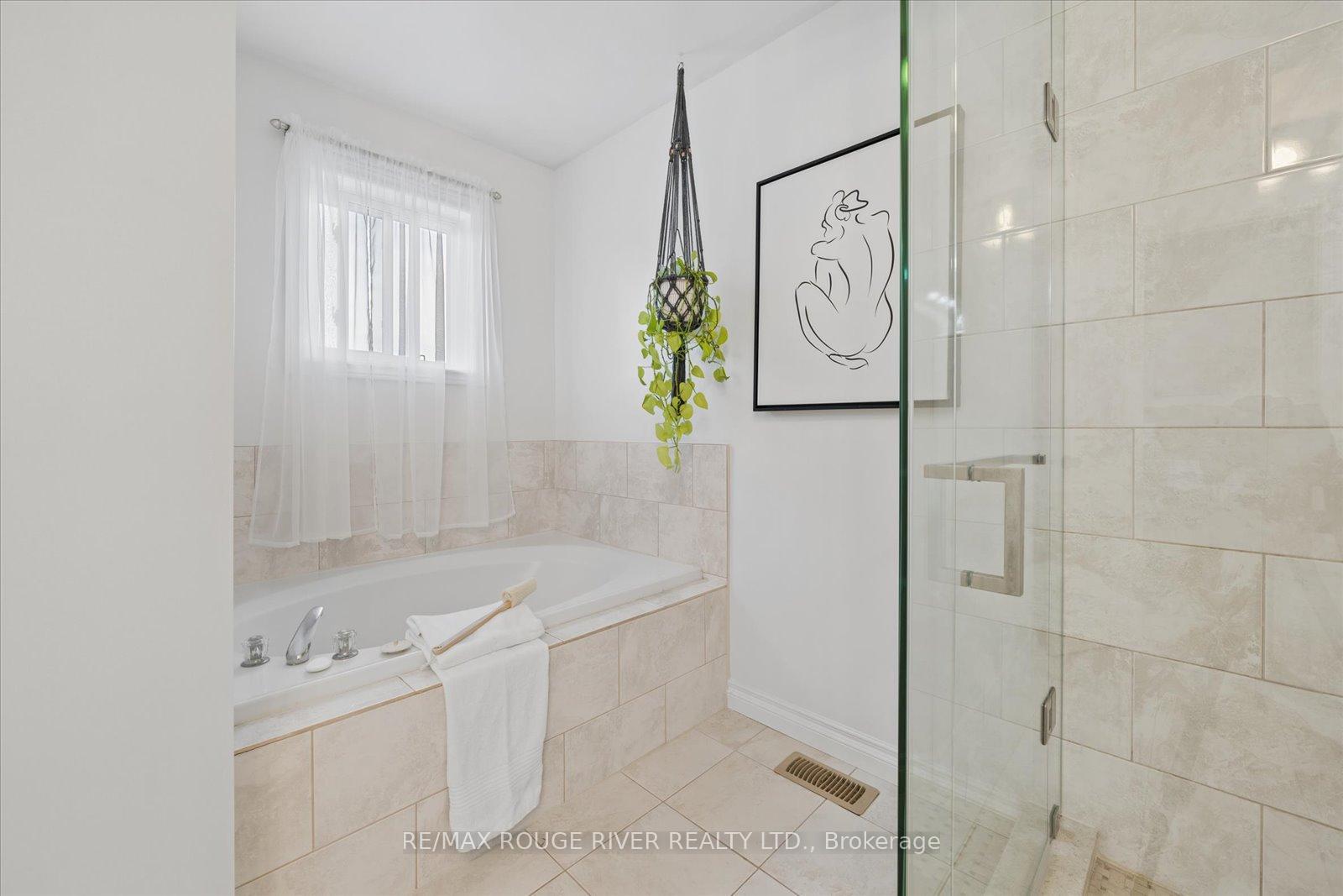 Photo 24 of 84 Bedell Crescent, Whitby, Rolling Acres — HOMEH