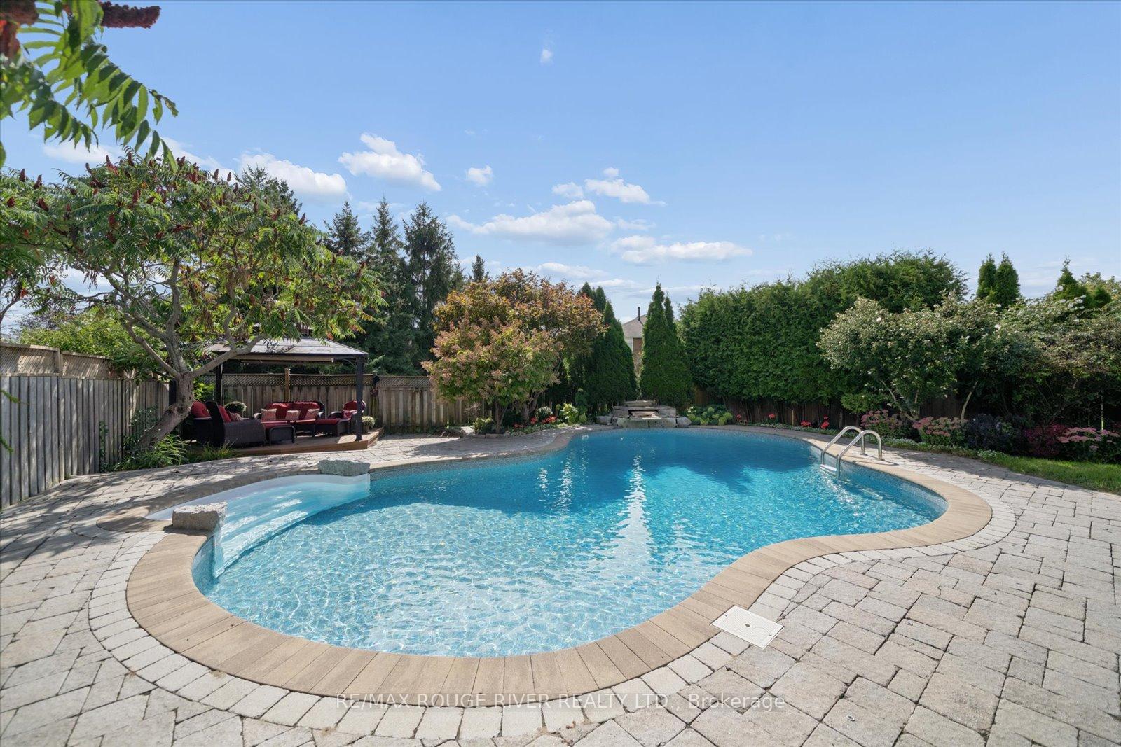 Photo 32 of 84 Bedell Crescent, Whitby, Rolling Acres — HOMEH
