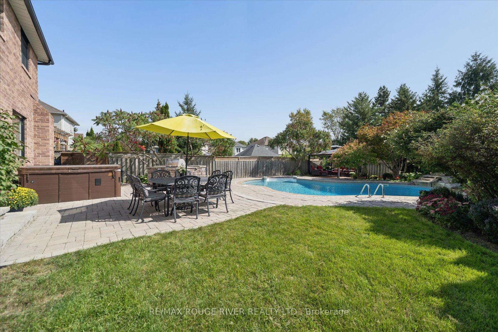 Photo 33 of 84 Bedell Crescent, Whitby, Rolling Acres — HOMEH