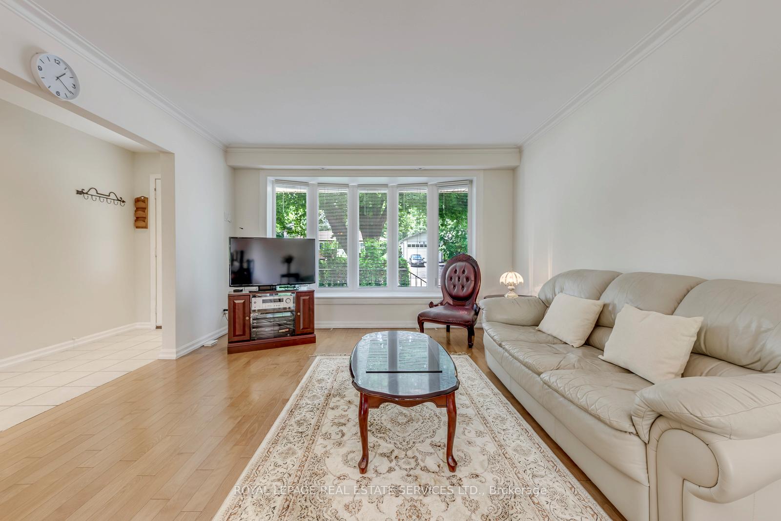 Photo 4 of 1607 Ewald Road, Mississauga, Mineola — HOMEH
