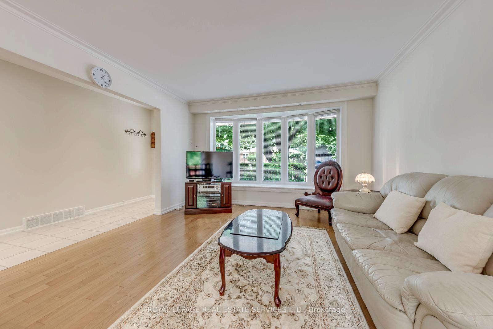 Photo 6 of 1607 Ewald Road, Mississauga, Mineola — HOMEH