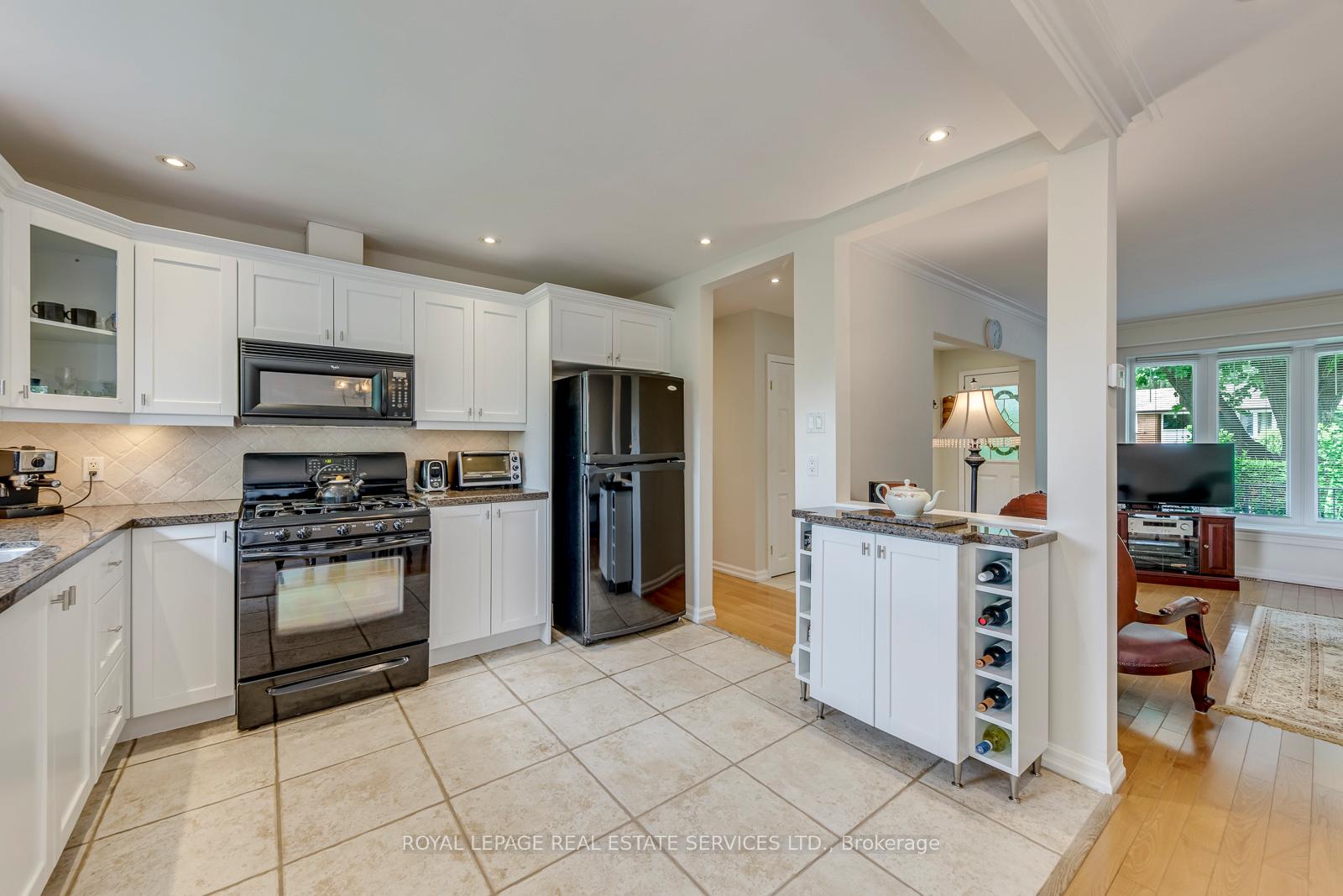 Photo 12 of 1607 Ewald Road, Mississauga, Mineola — HOMEH