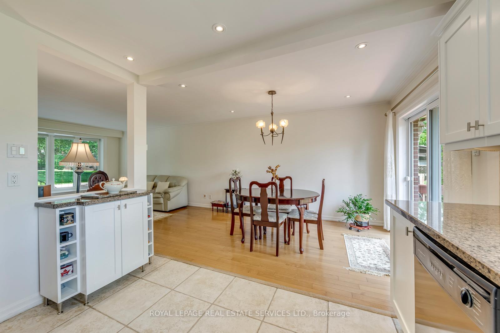 Photo 15 of 1607 Ewald Road, Mississauga, Mineola — HOMEH