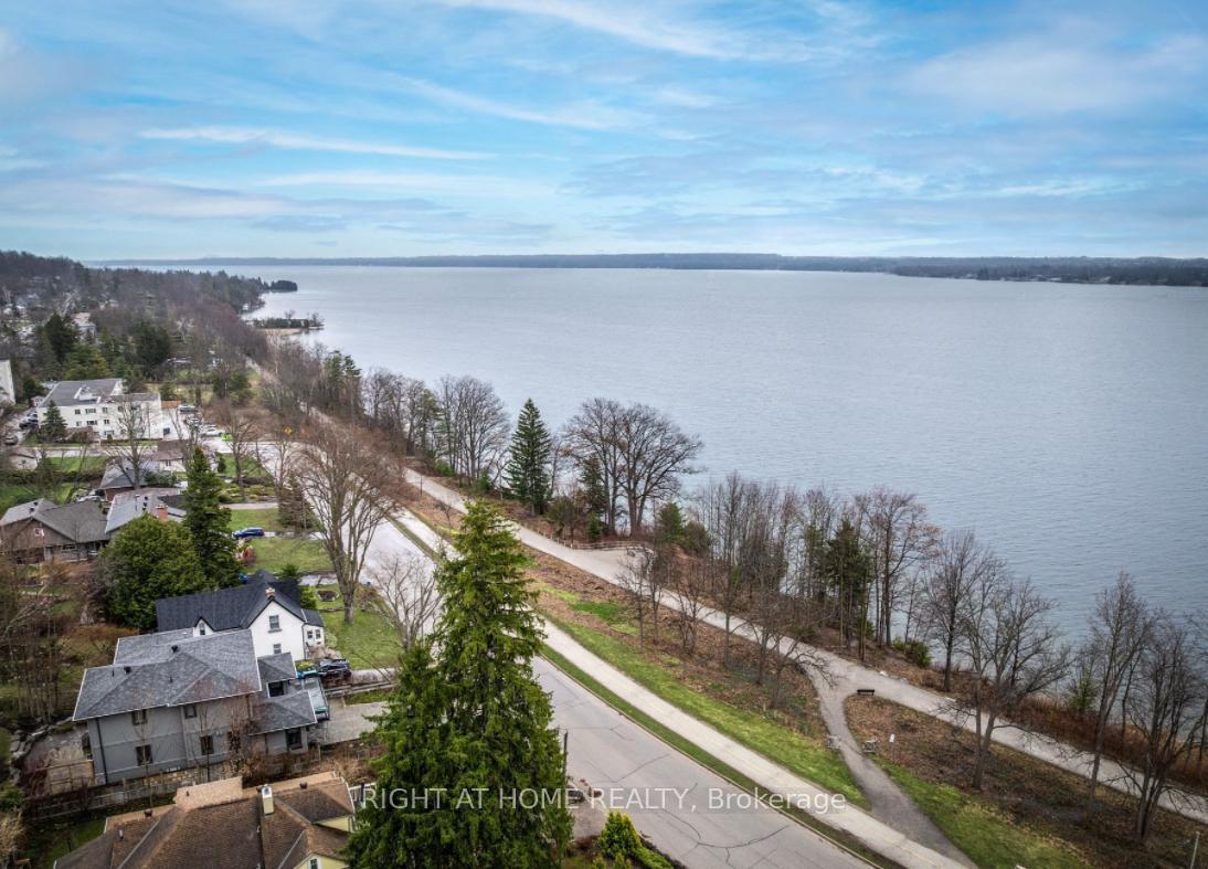 Photo 4 of 180 Blake Street, Barrie, 400 East — HOMEH