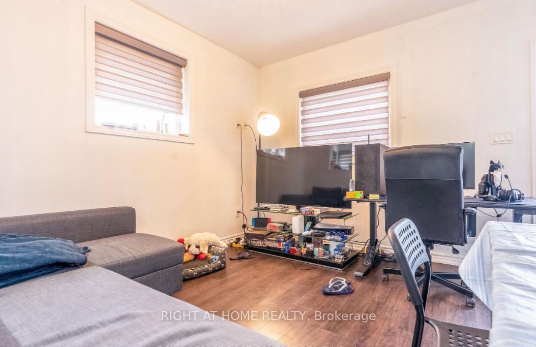 Photo 12 of 180 Blake Street, Barrie, 400 East — HOMEH